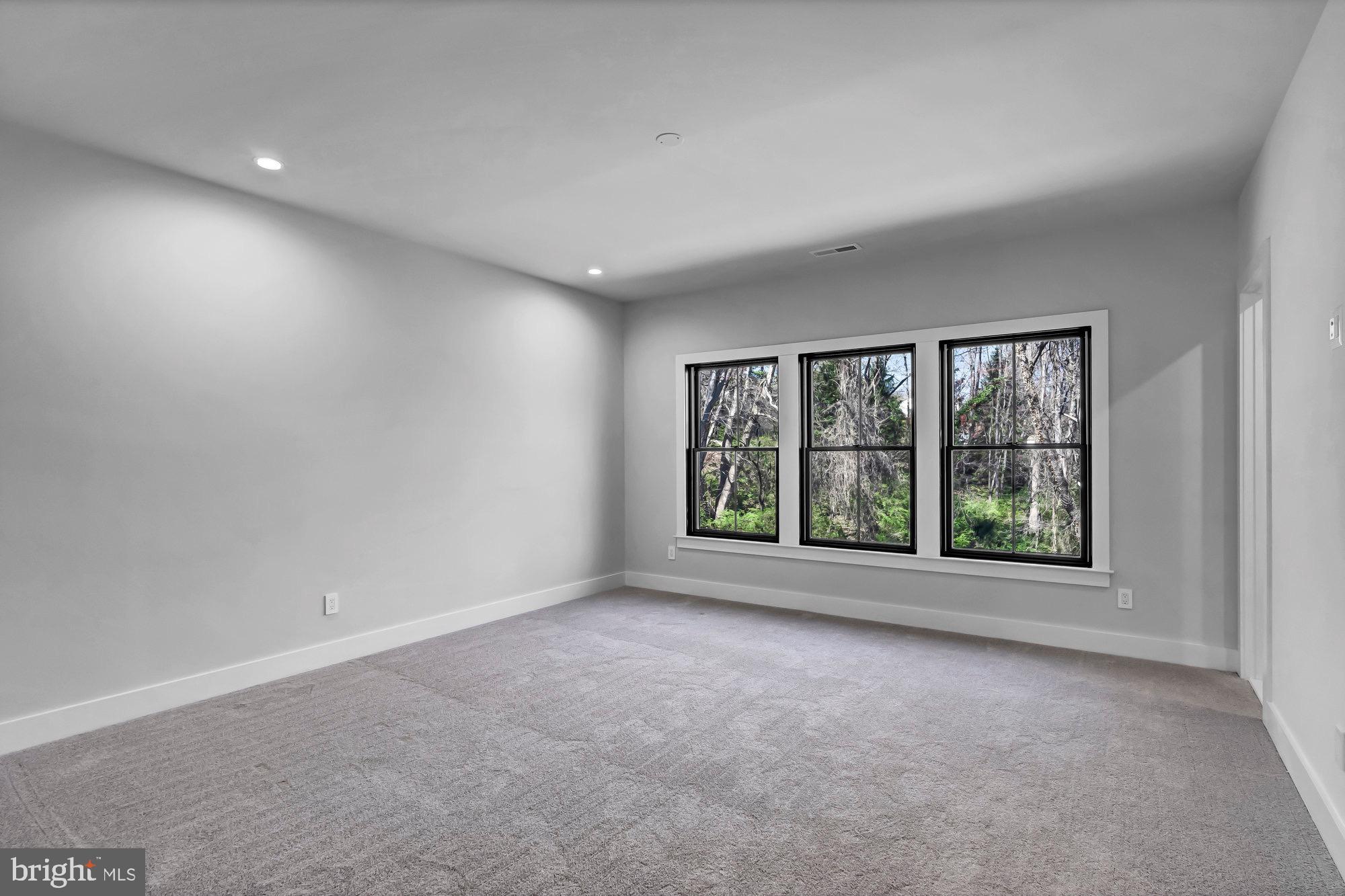 CINNAMON CREEK - Residential