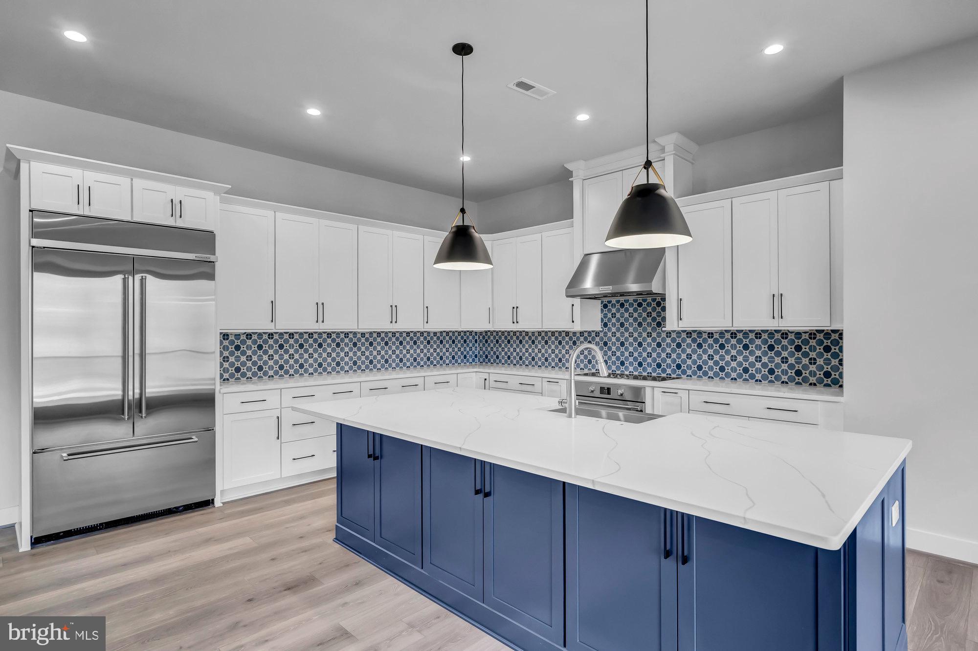 CINNAMON CREEK - Residential