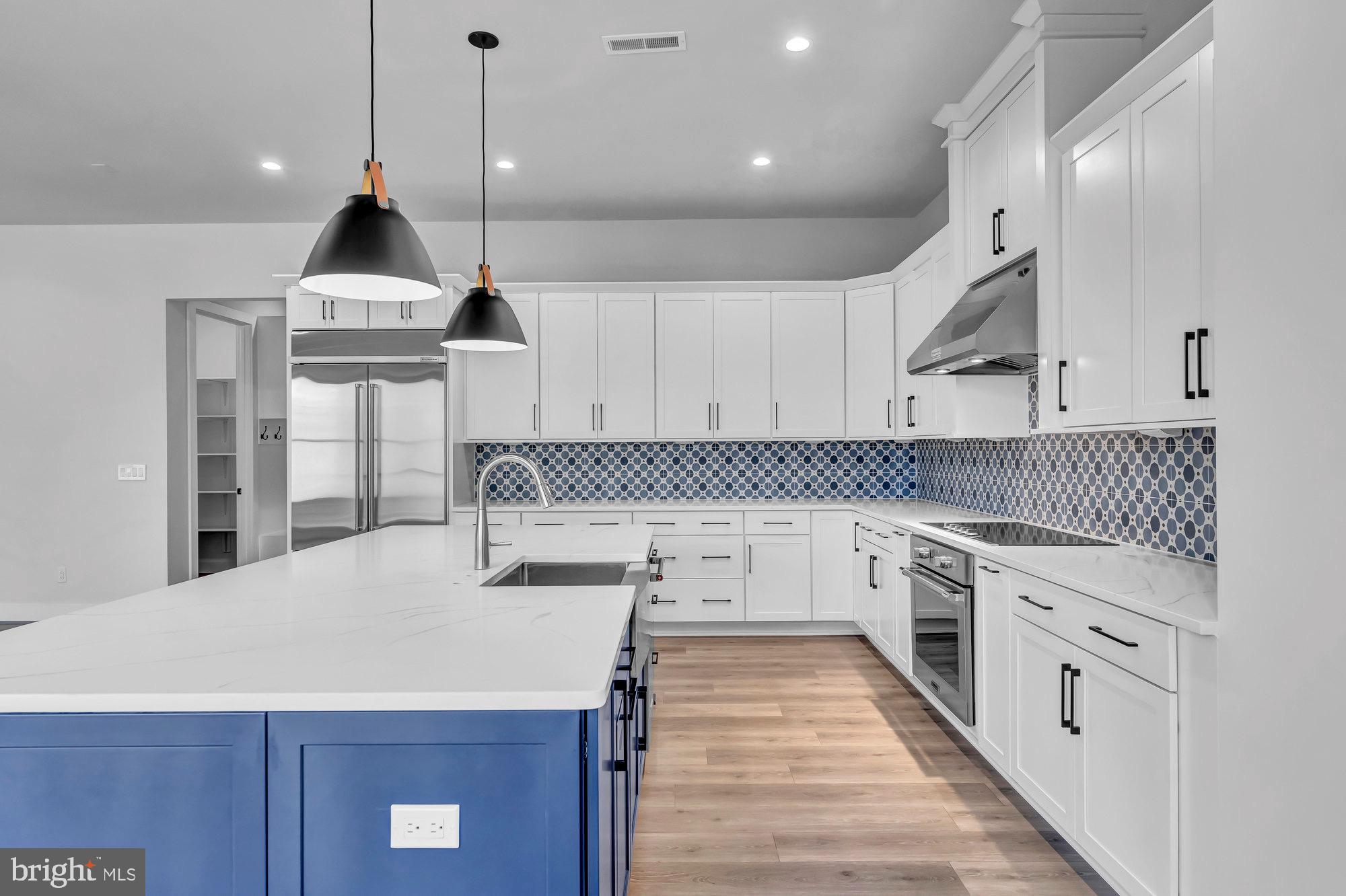 CINNAMON CREEK - Residential