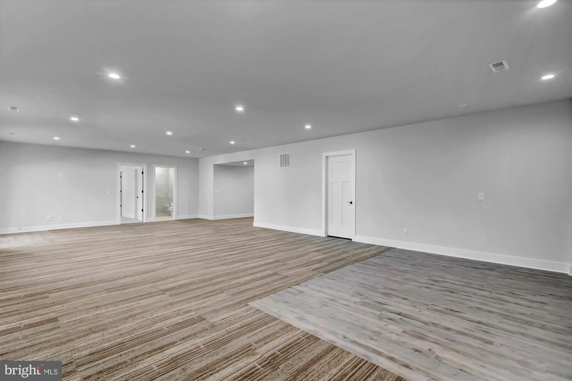 CINNAMON CREEK - Residential