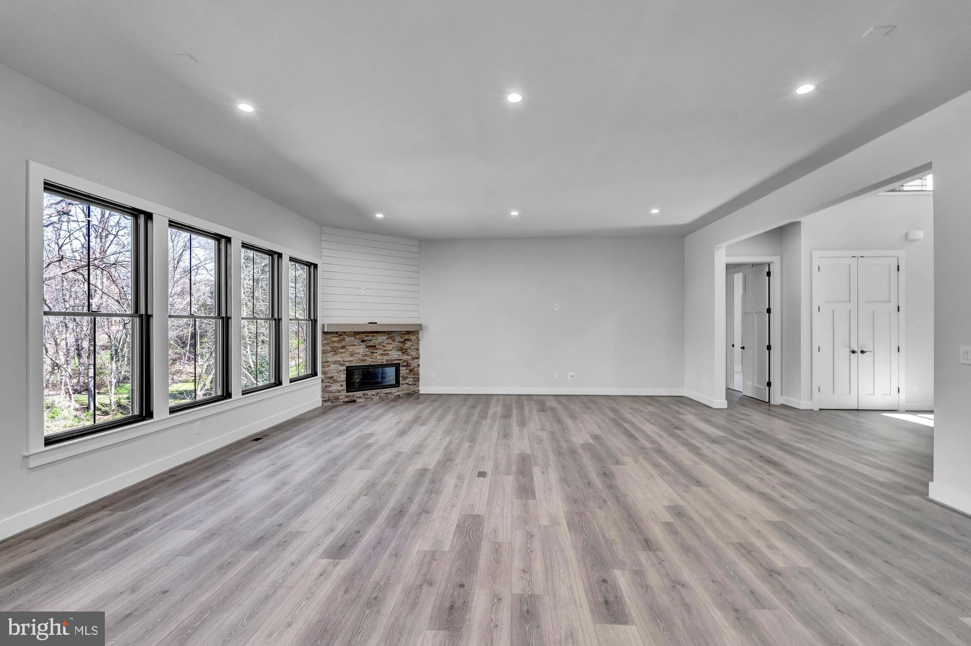 CINNAMON CREEK - Residential