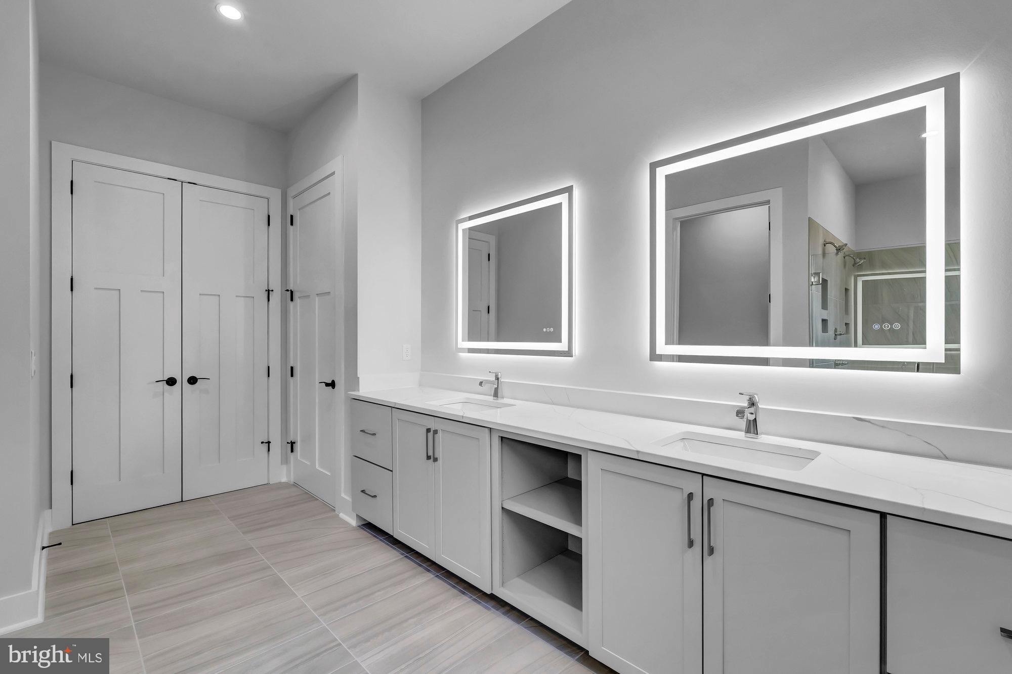 CINNAMON CREEK - Residential