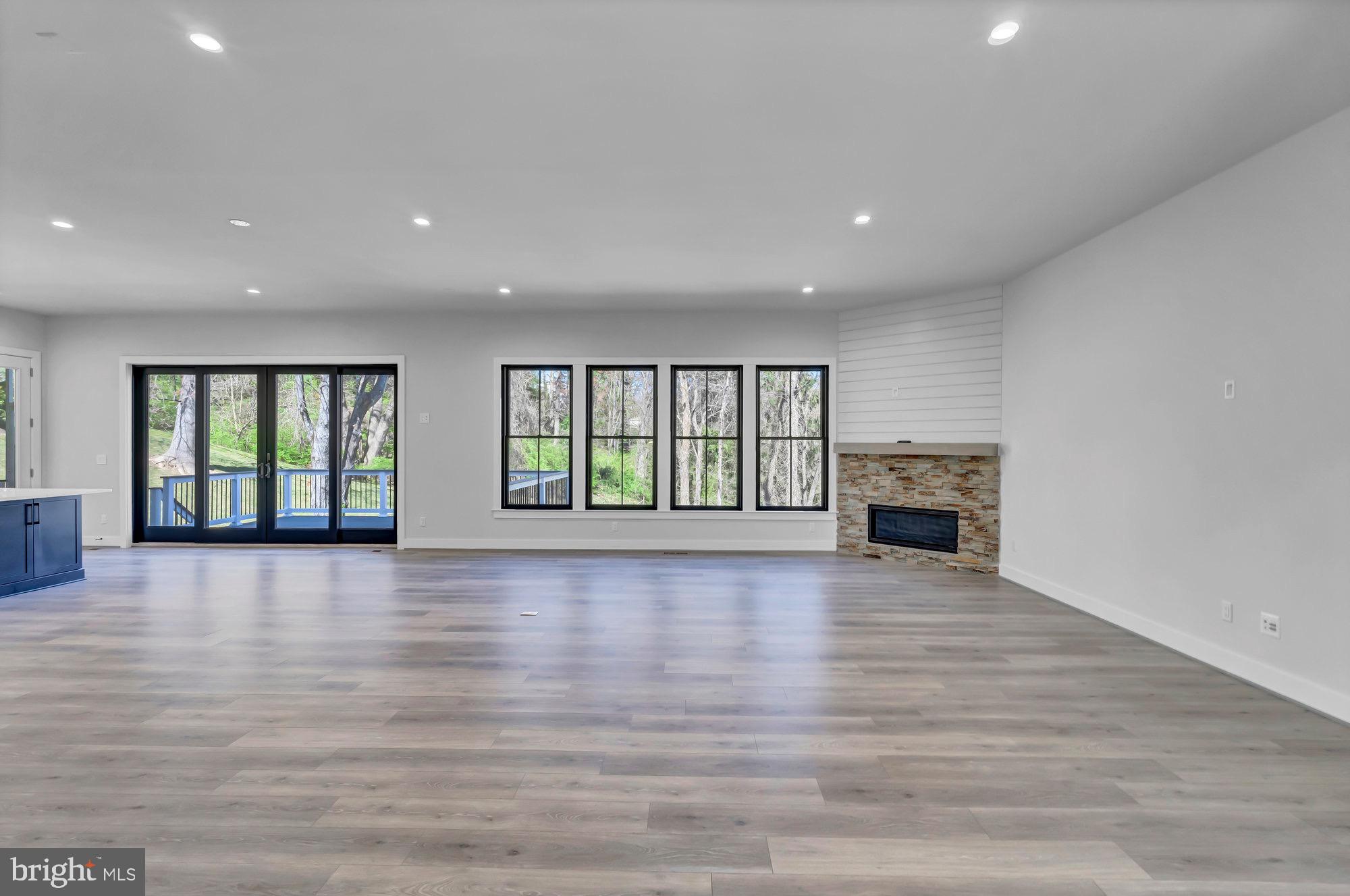 CINNAMON CREEK - Residential