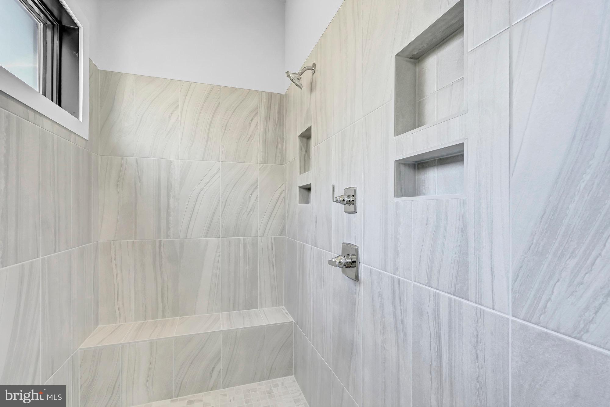 CINNAMON CREEK - Residential