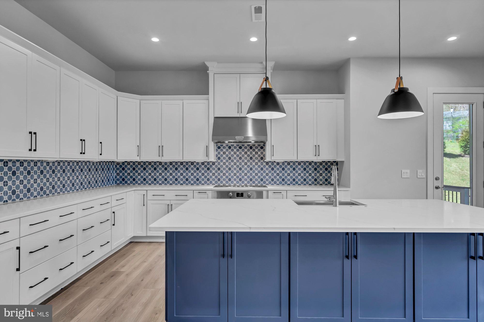 CINNAMON CREEK - Residential