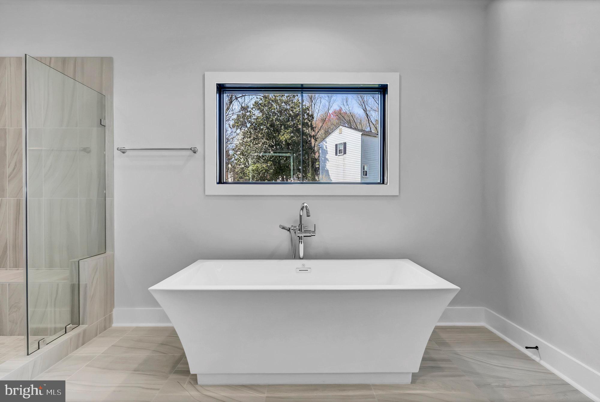 CINNAMON CREEK - Residential