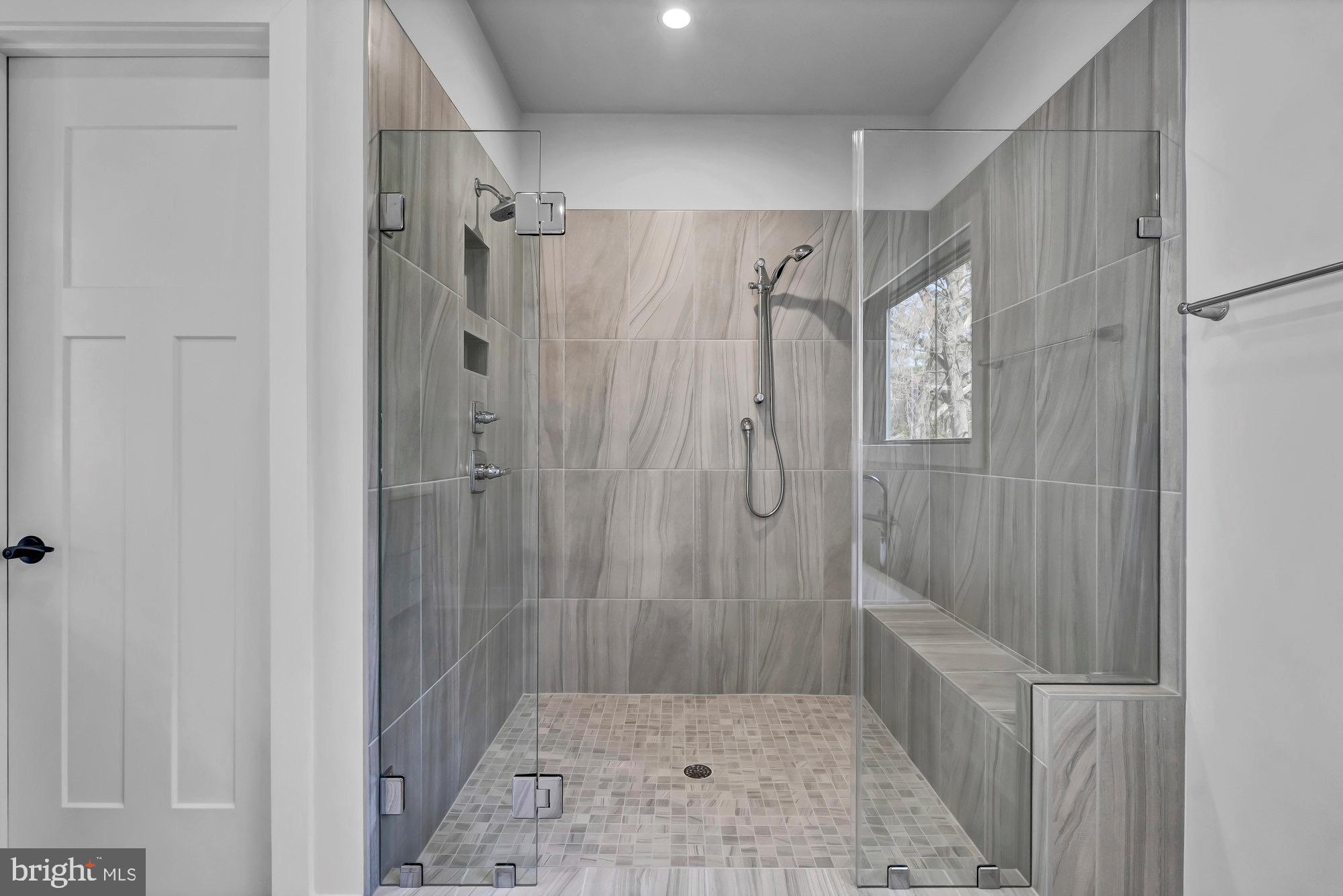 CINNAMON CREEK - Residential