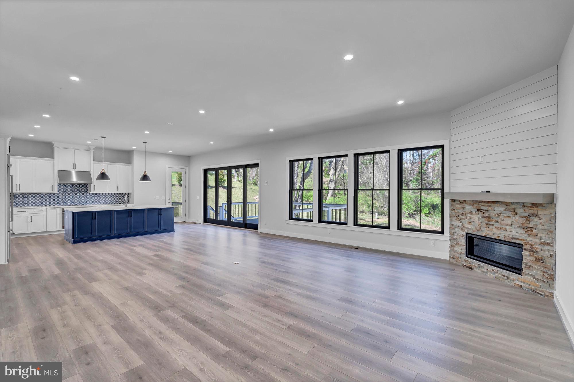 CINNAMON CREEK - Residential