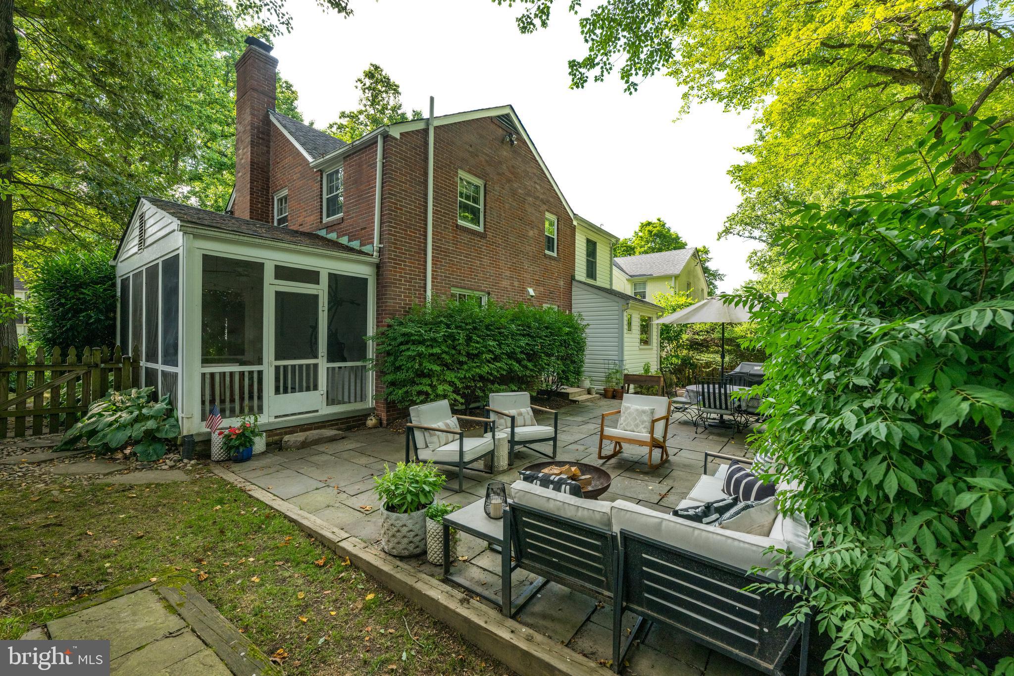 WOODACRES - Residential