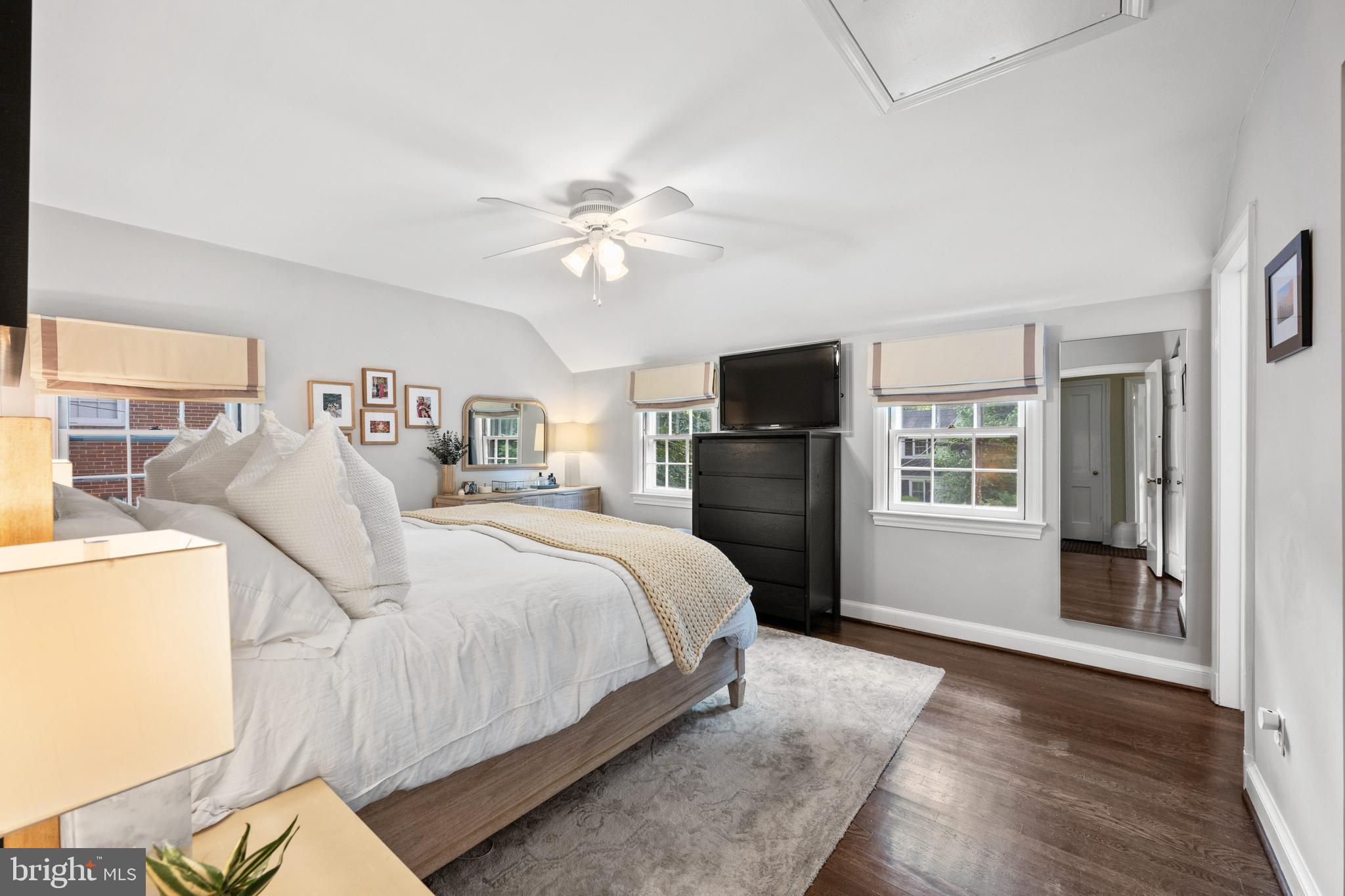 WOODACRES - Residential