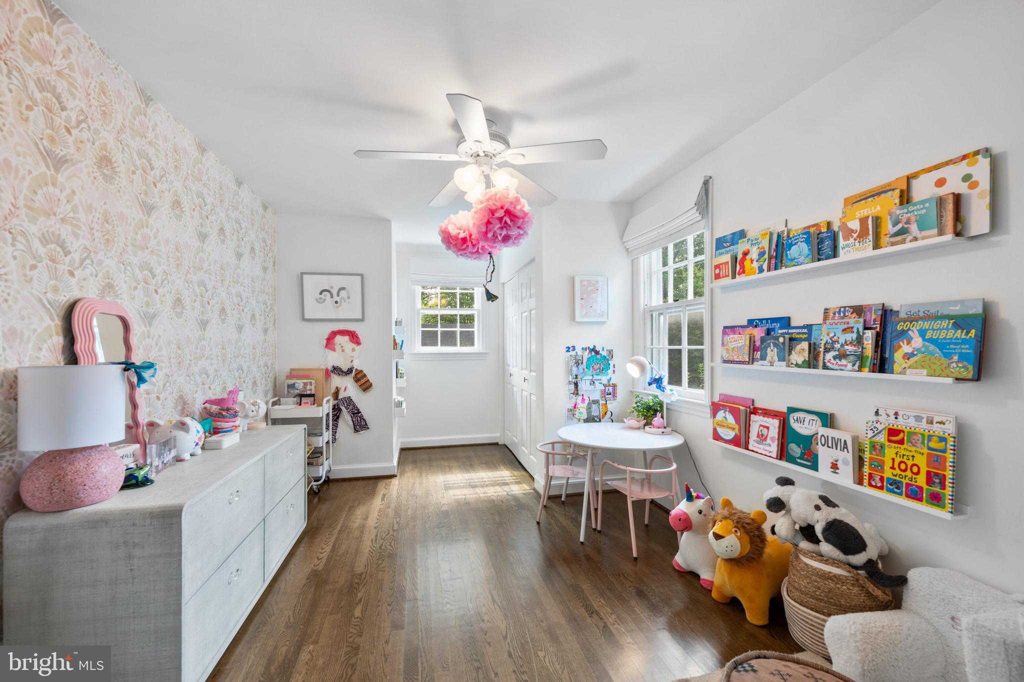 WOODACRES - Residential