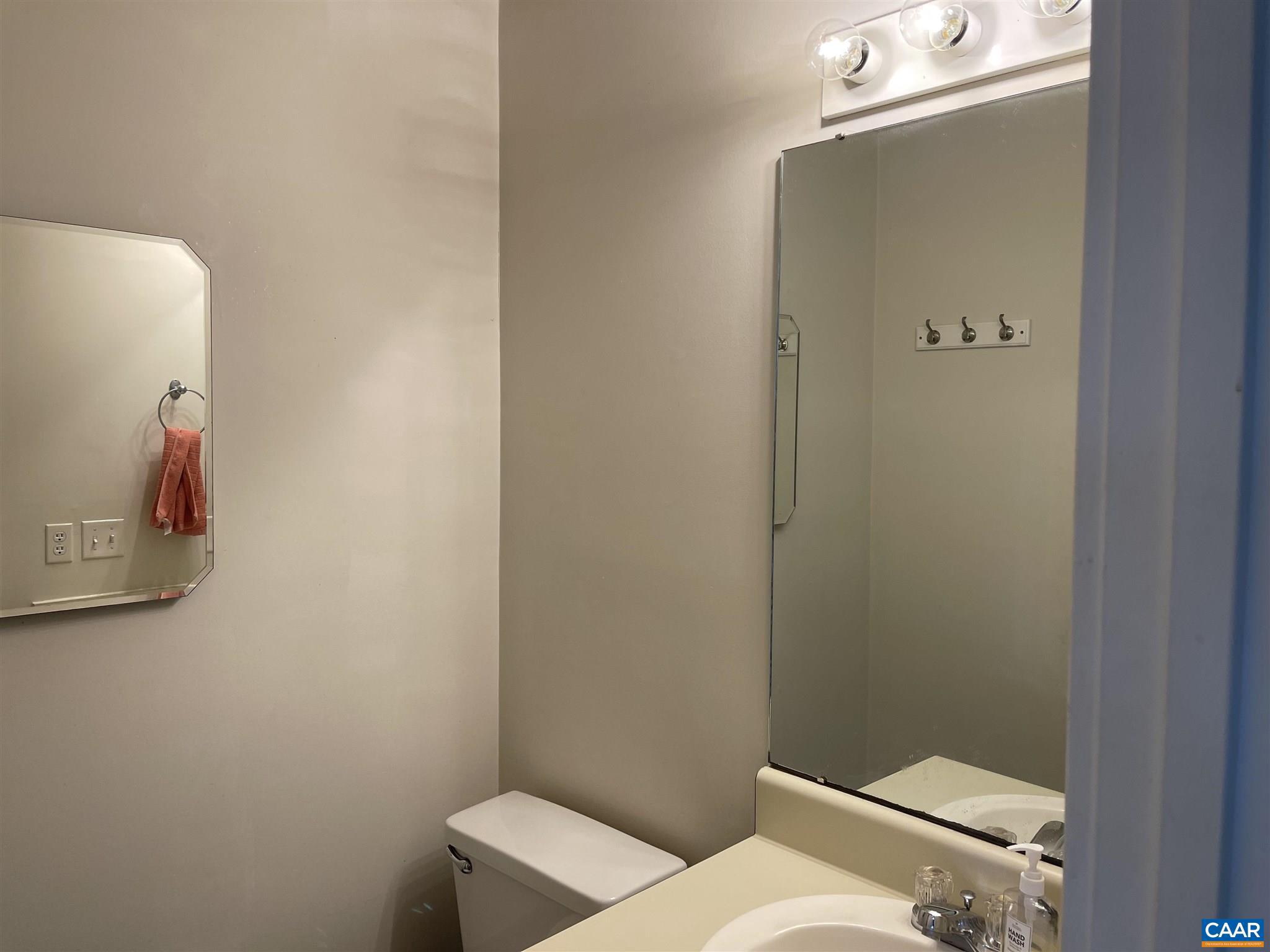 MONTICELLO OVERLOOK CONDOMINIUMS - Residential Lease