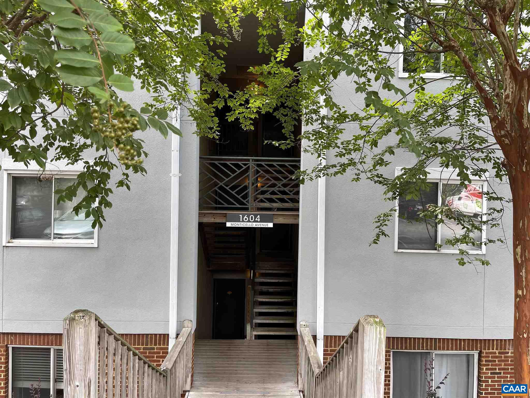 MONTICELLO OVERLOOK CONDOMINIUMS - Residential Lease