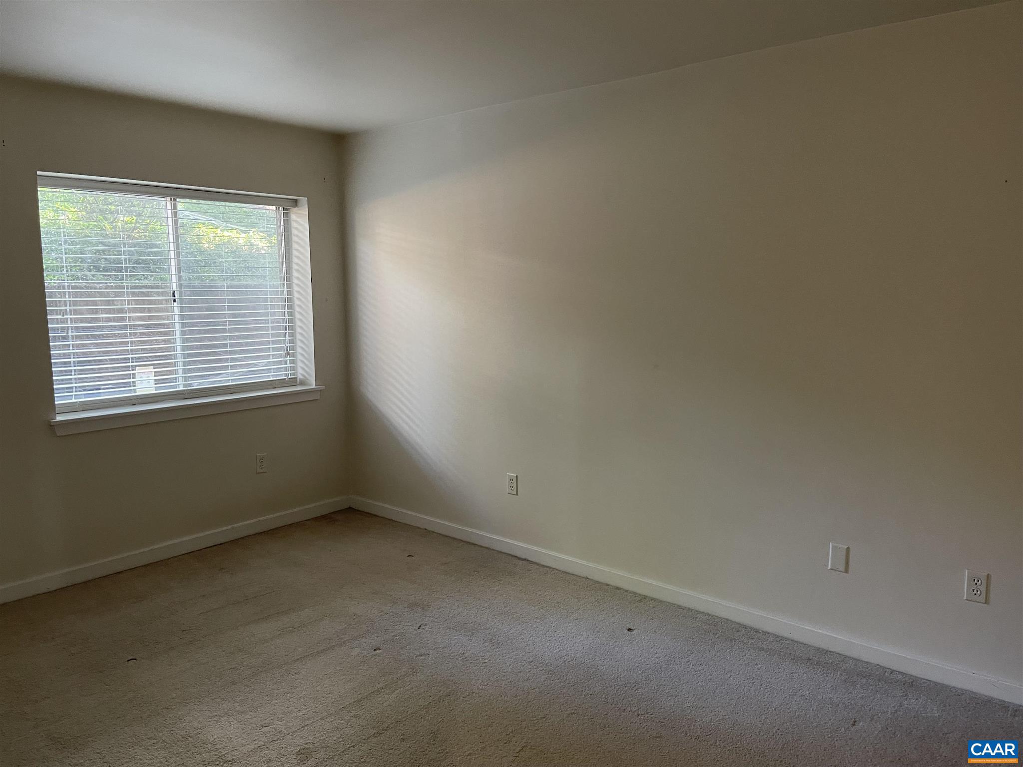 MONTICELLO OVERLOOK CONDOMINIUMS - Residential Lease