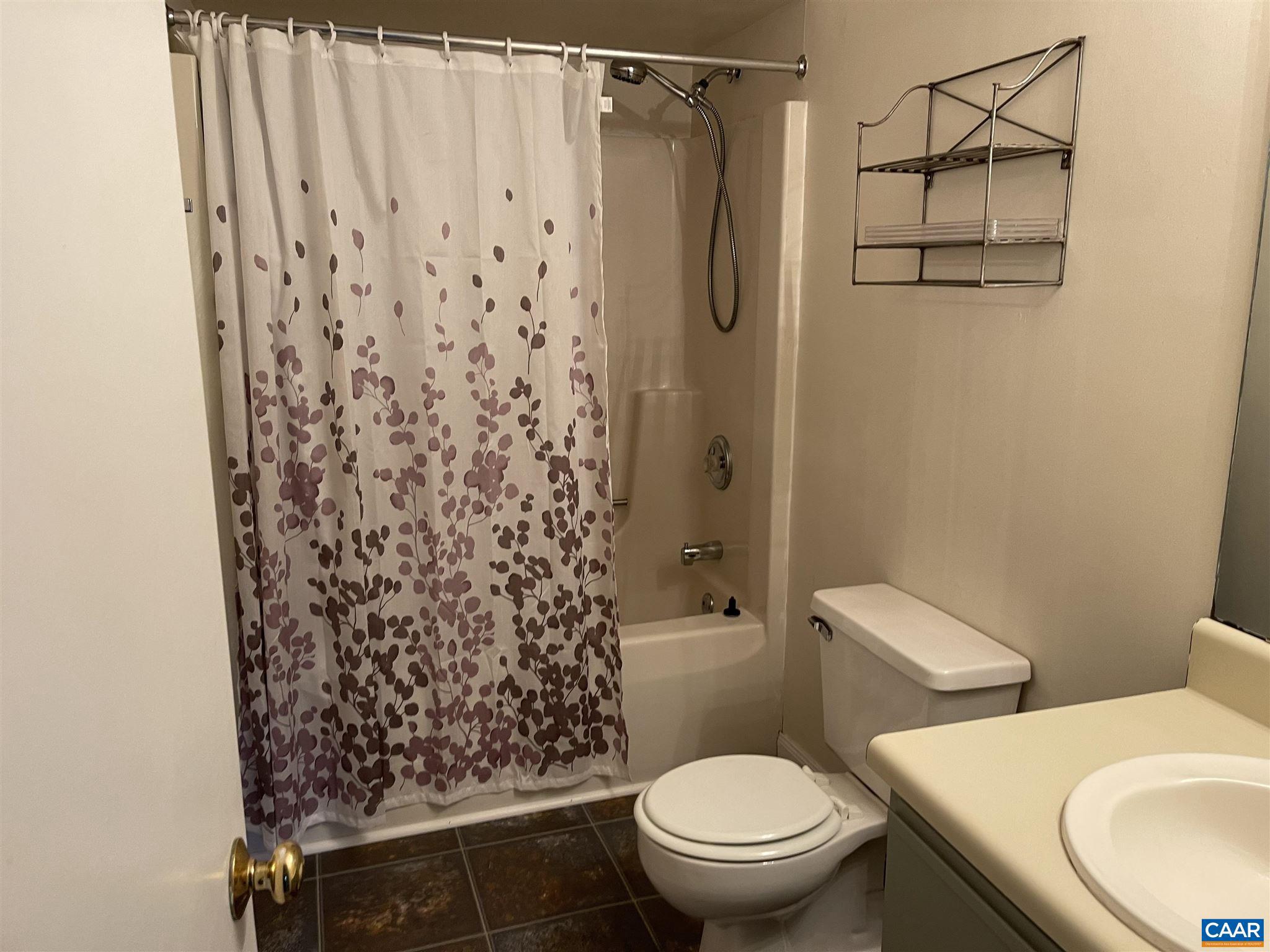 MONTICELLO OVERLOOK CONDOMINIUMS - Residential Lease