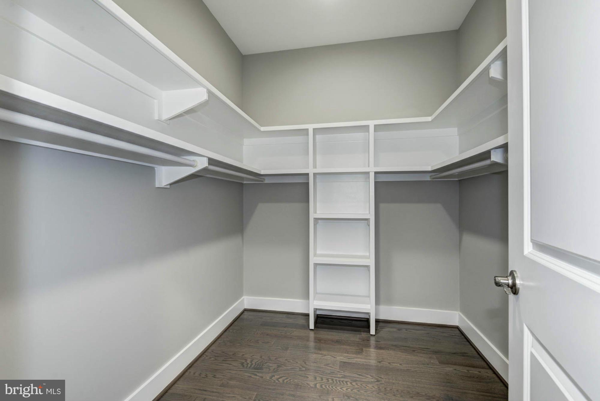 LAUDERDALE - Residential