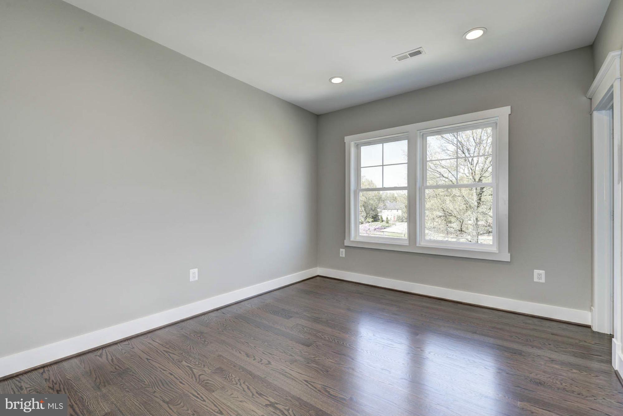 LAUDERDALE - Residential