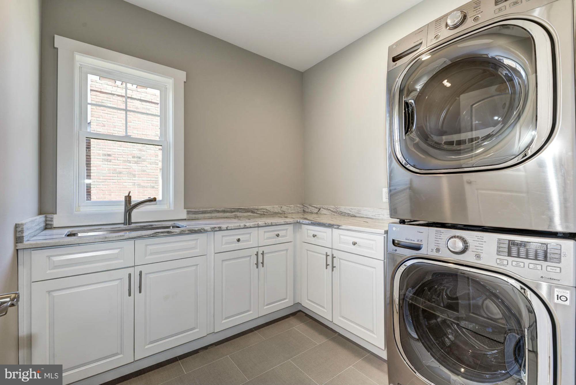 LAUDERDALE - Residential