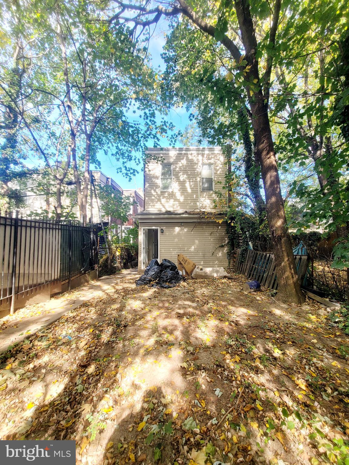 HUNTING PARK - Residential Lease