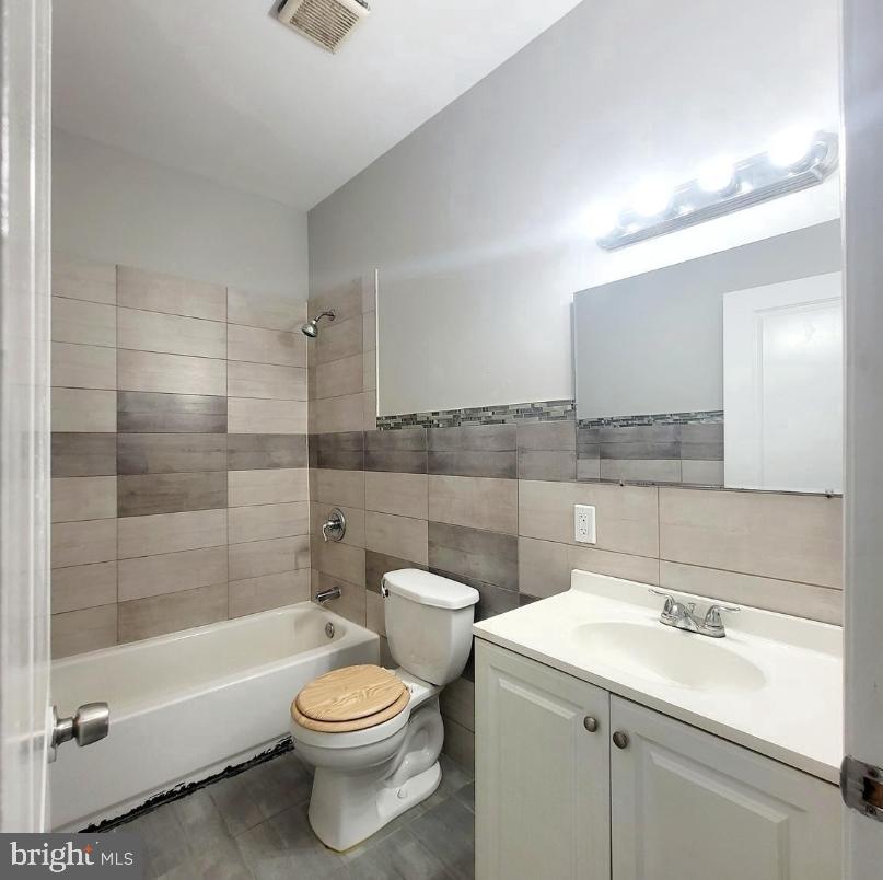 HUNTING PARK - Residential Lease