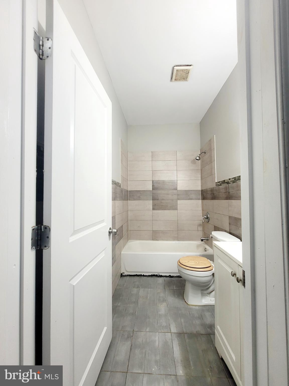 HUNTING PARK - Residential Lease