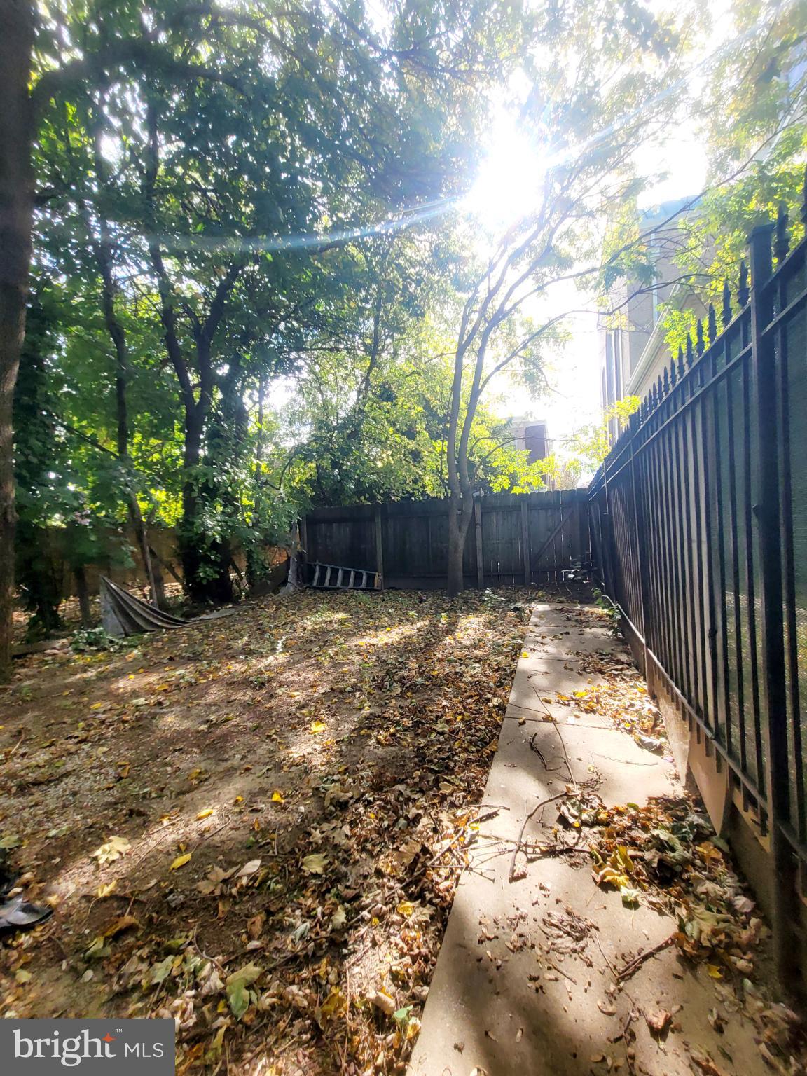 HUNTING PARK - Residential Lease