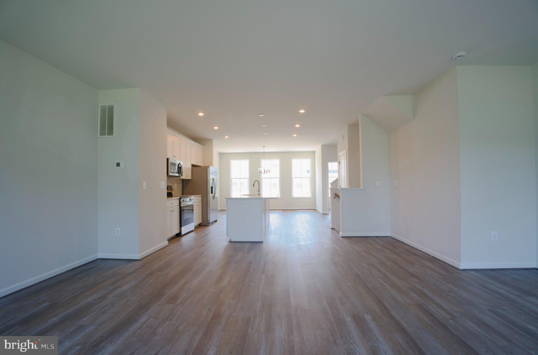 4115 BOLTON COURT