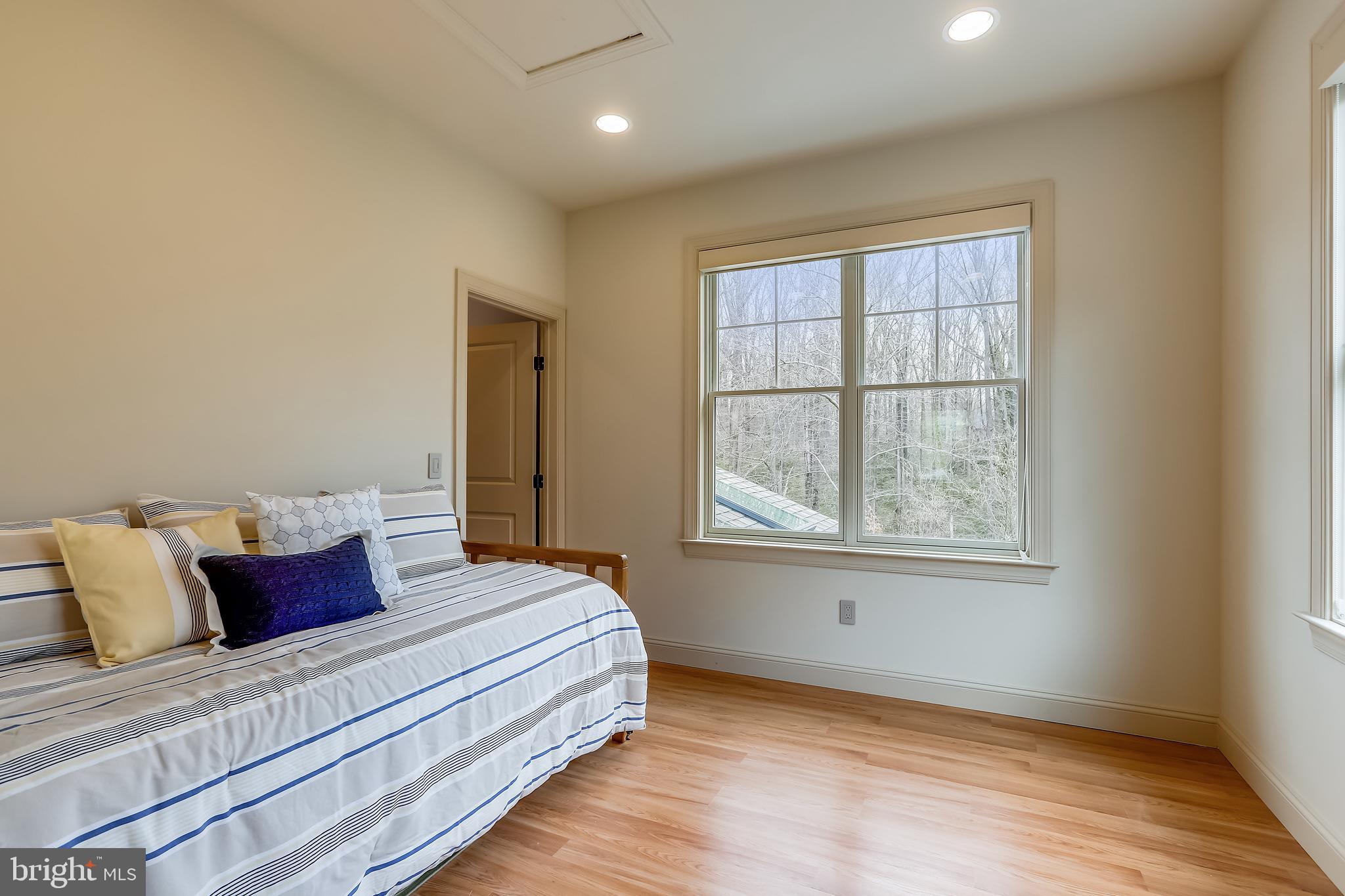 WYATTS HILL - Residential