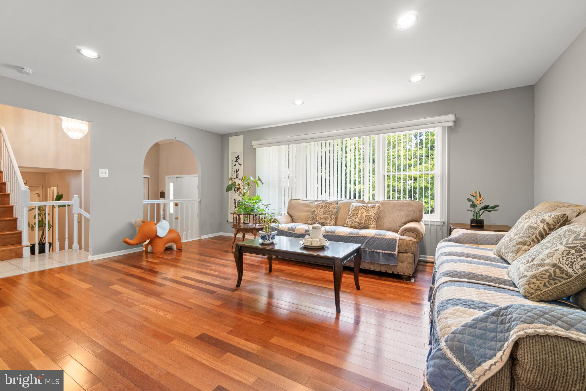 39 LAKEVIEW DRIVE