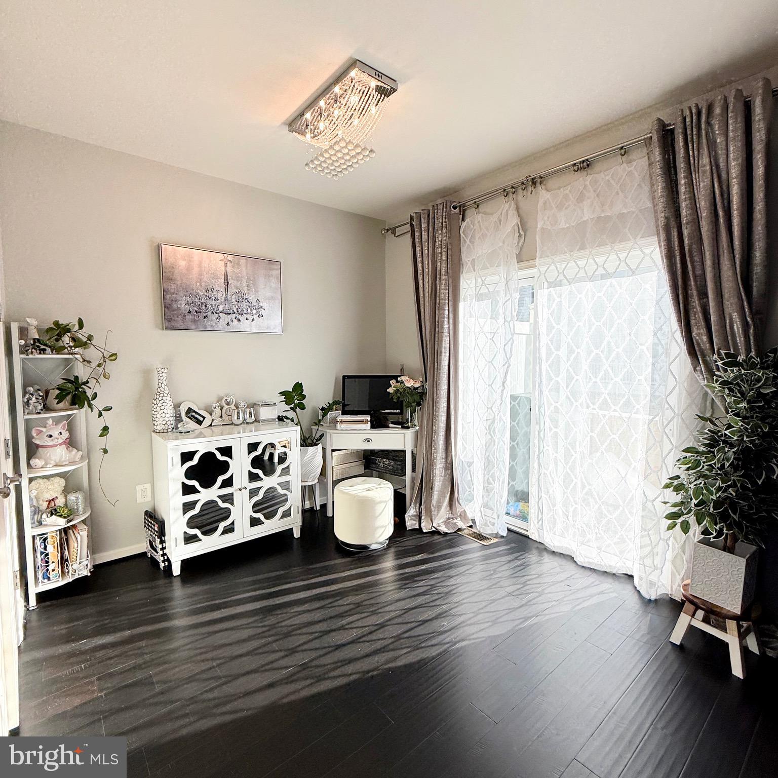 HASTINGS MARKETPLACE - Residential