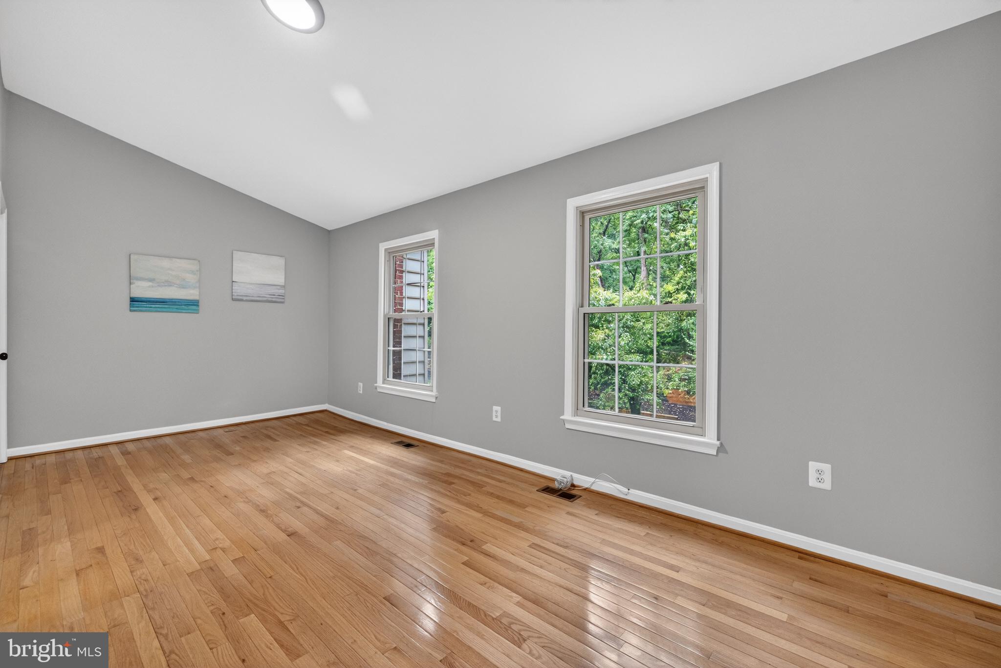 COURTHOUSE WALK - Residential