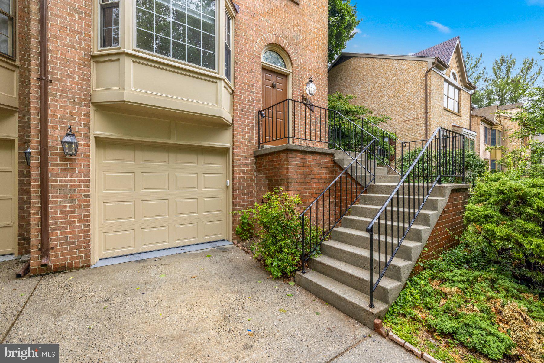 COURTHOUSE WALK - Residential