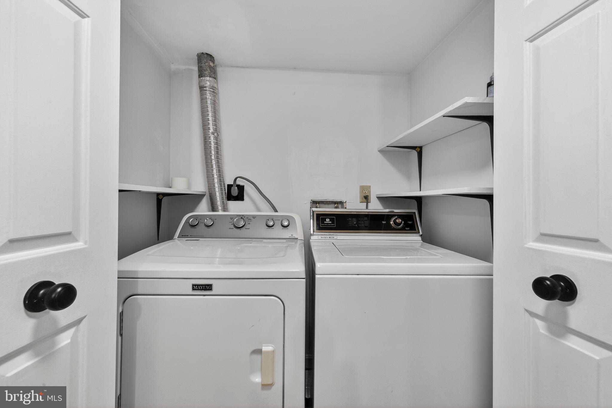 COURTHOUSE WALK - Residential