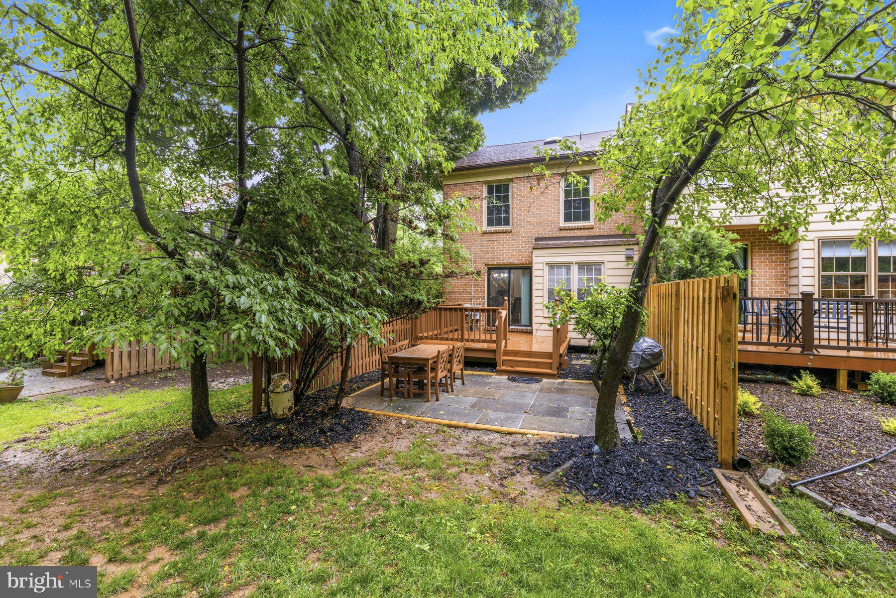 COURTHOUSE WALK - Residential