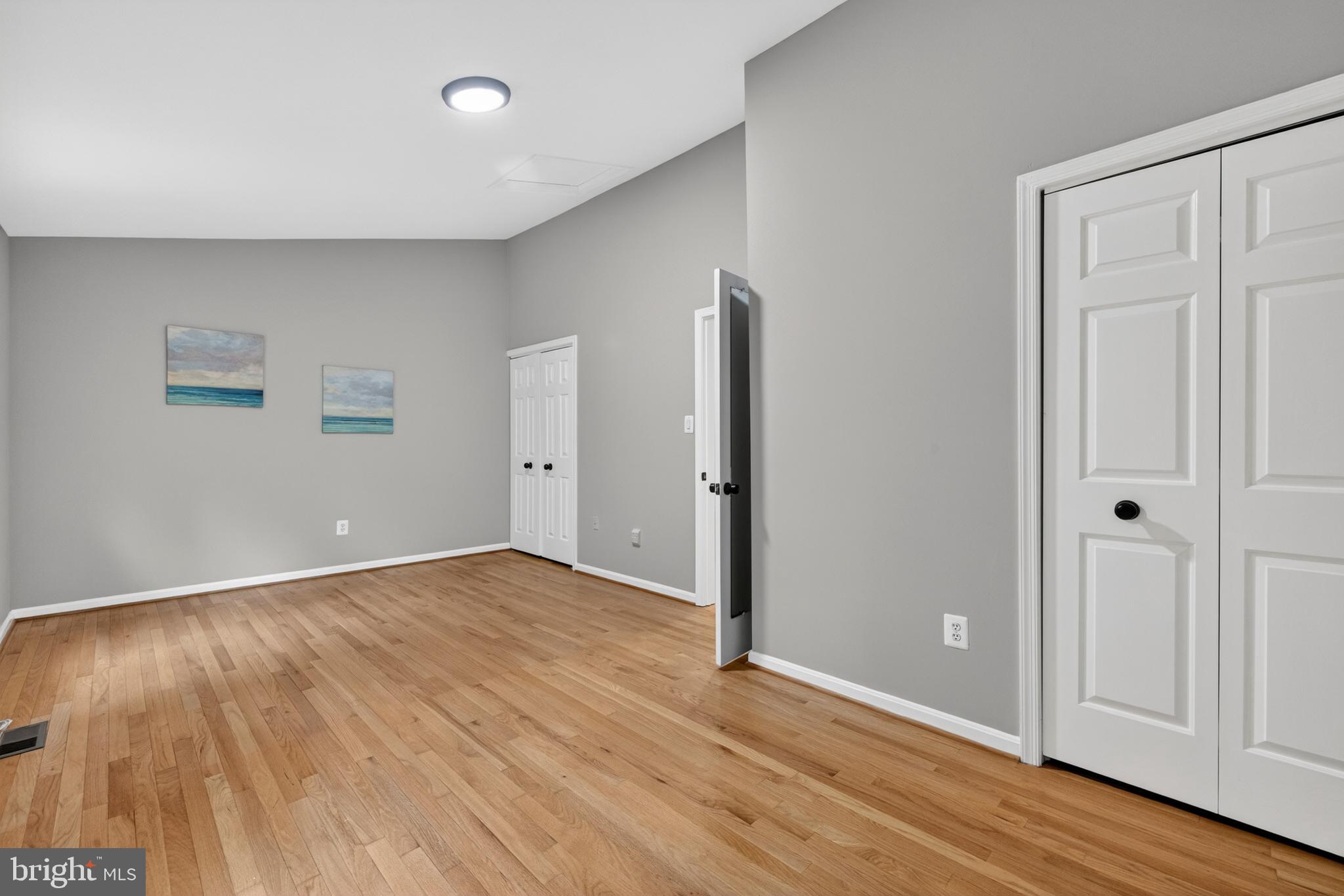 COURTHOUSE WALK - Residential