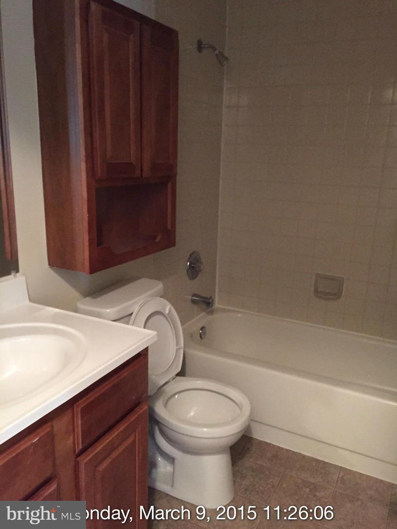 CROMWELL FOUNTAIN - Residential