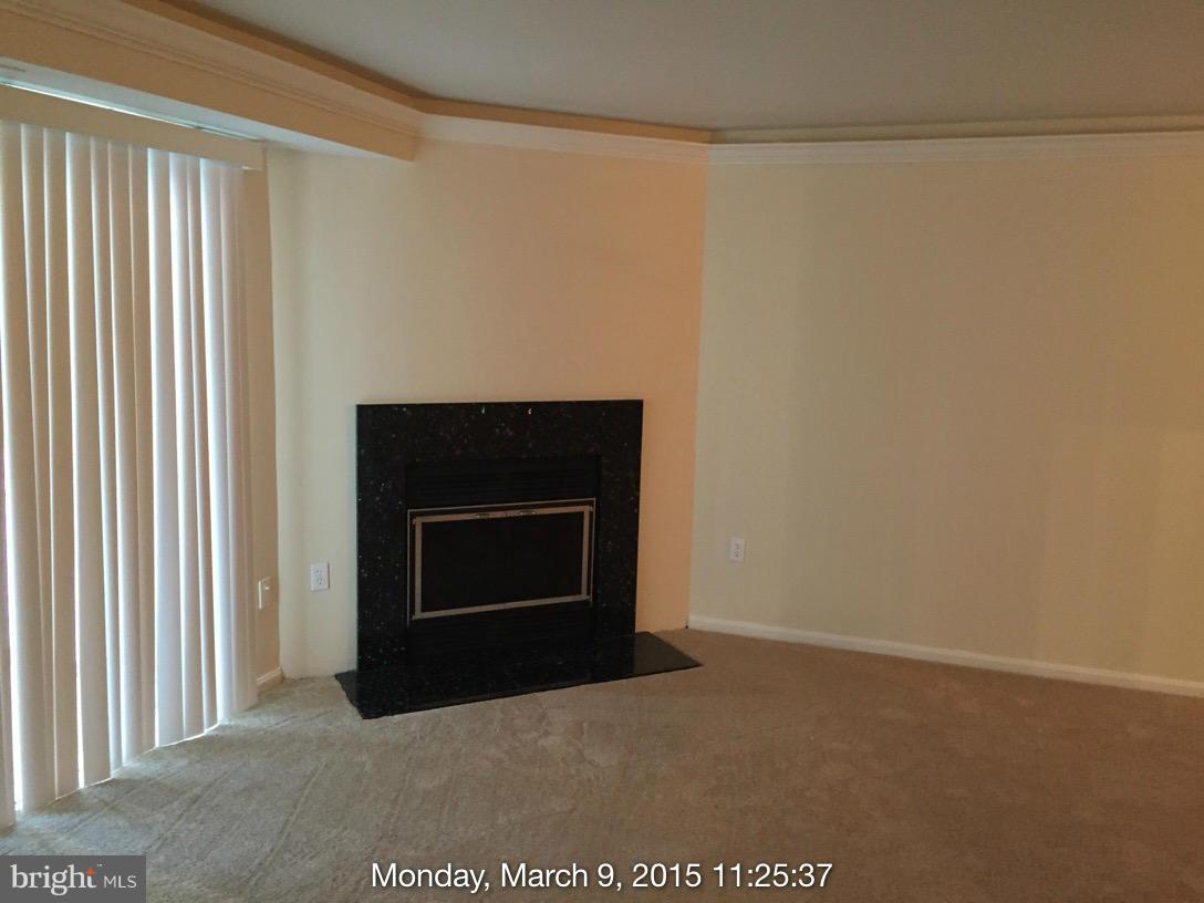 CROMWELL FOUNTAIN - Residential