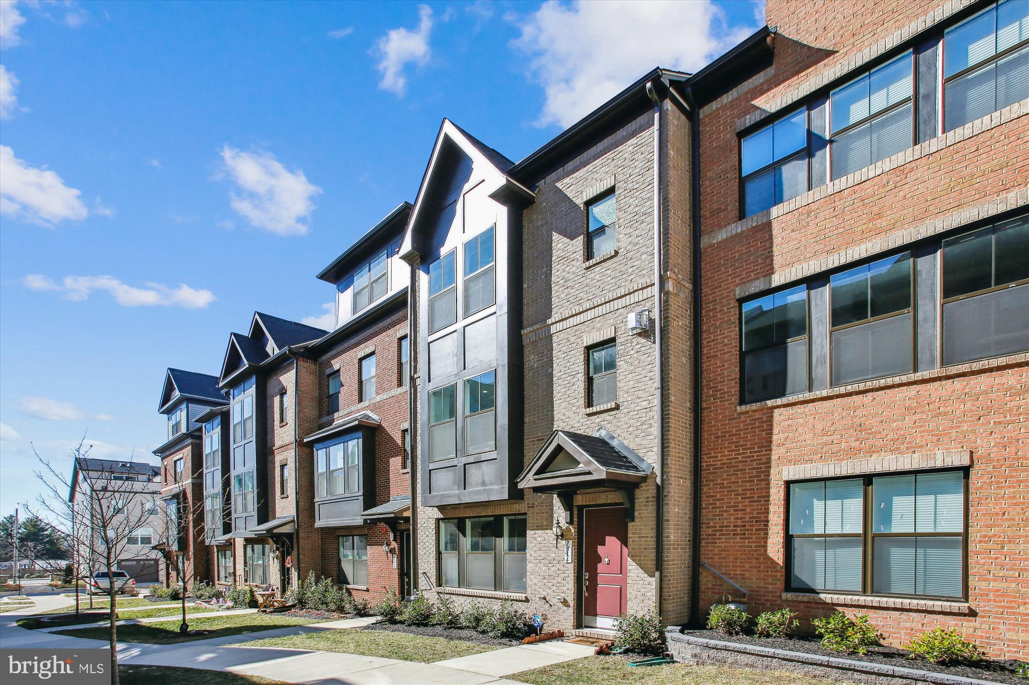 NORTH HILL - Residential Lease