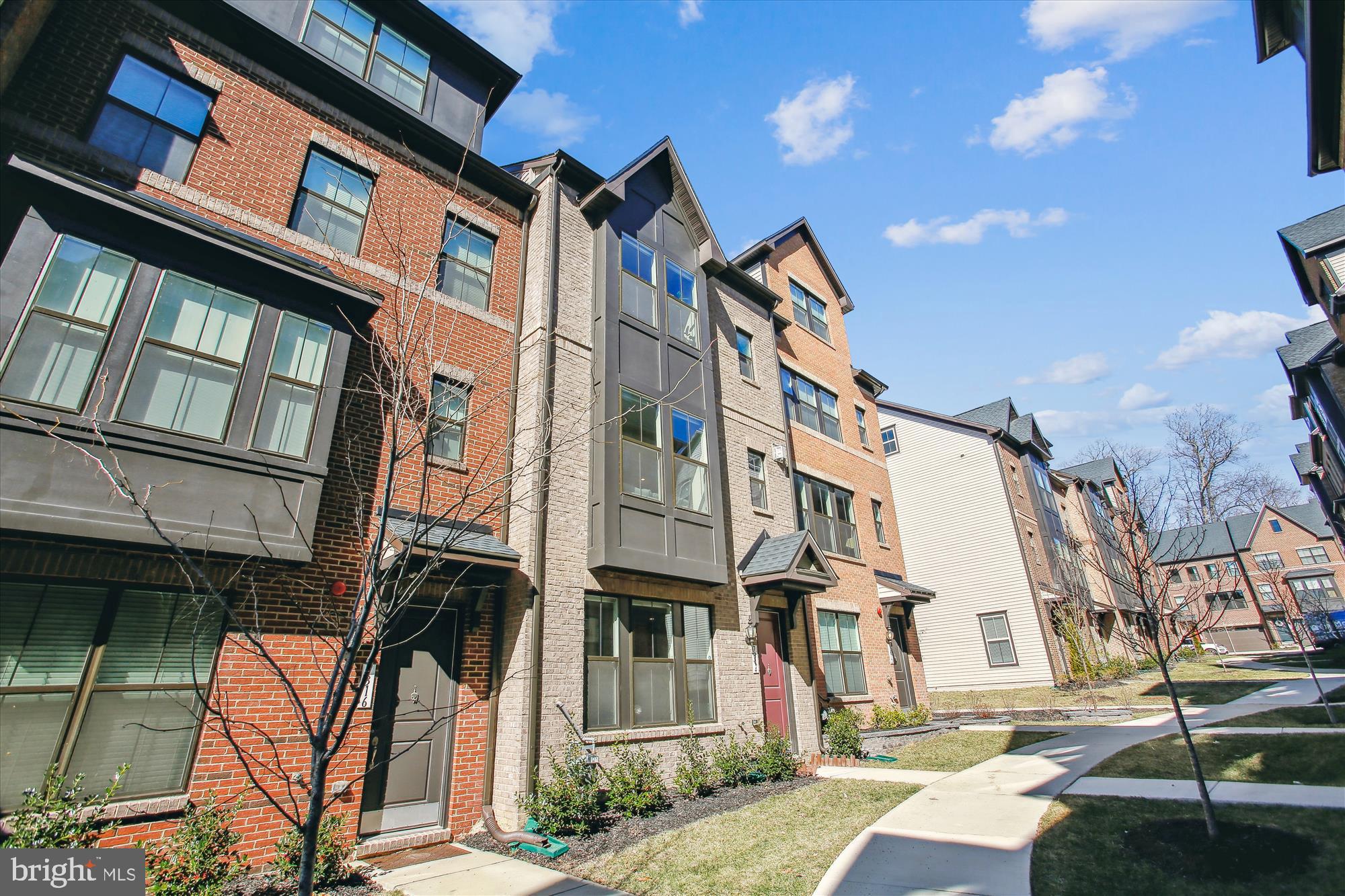 NORTH HILL - Residential Lease