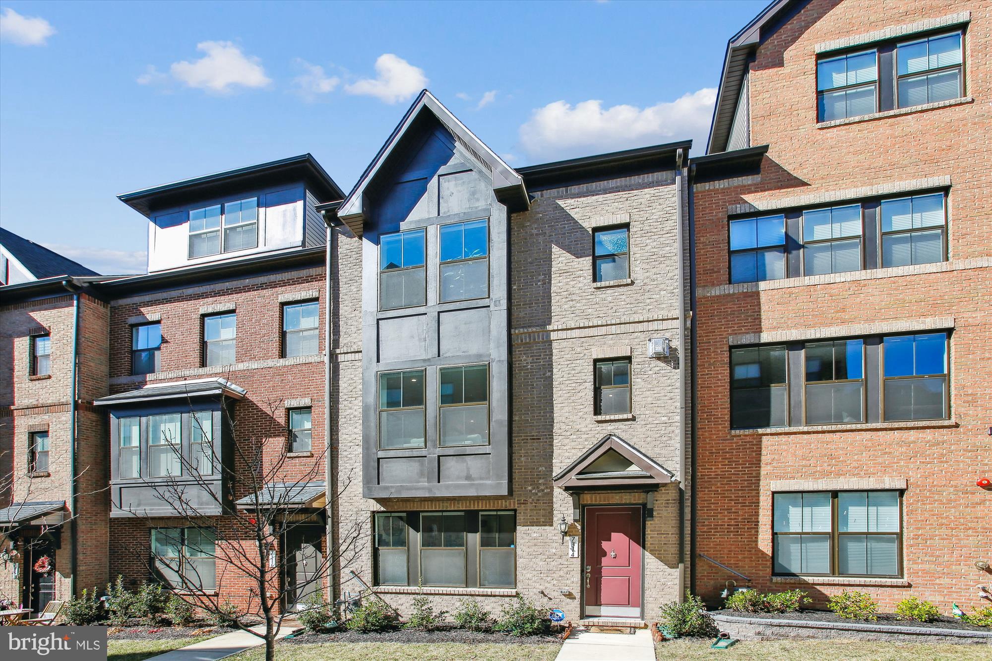 NORTH HILL - Residential Lease