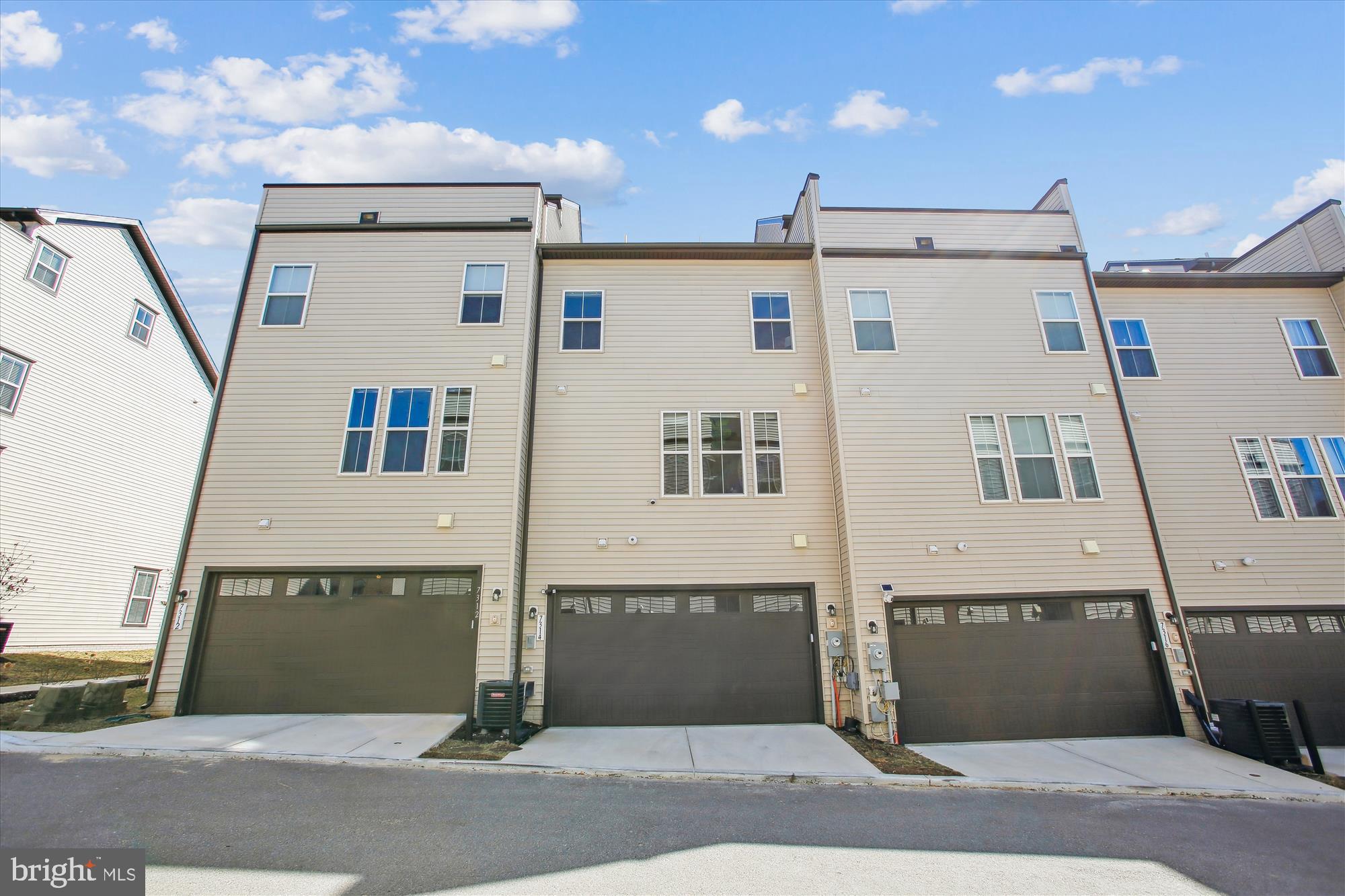 NORTH HILL - Residential Lease