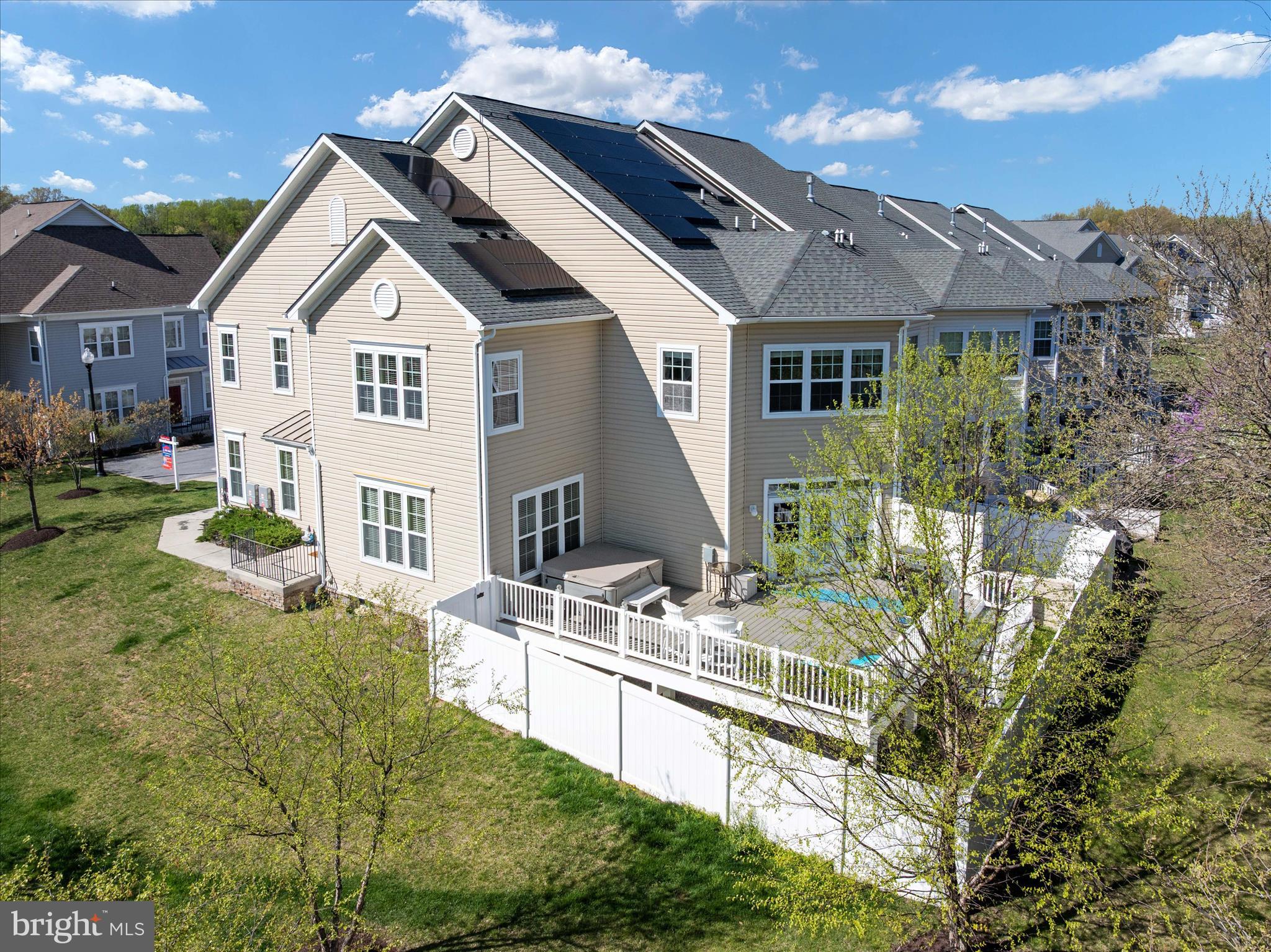 STONE LAKE - Residential