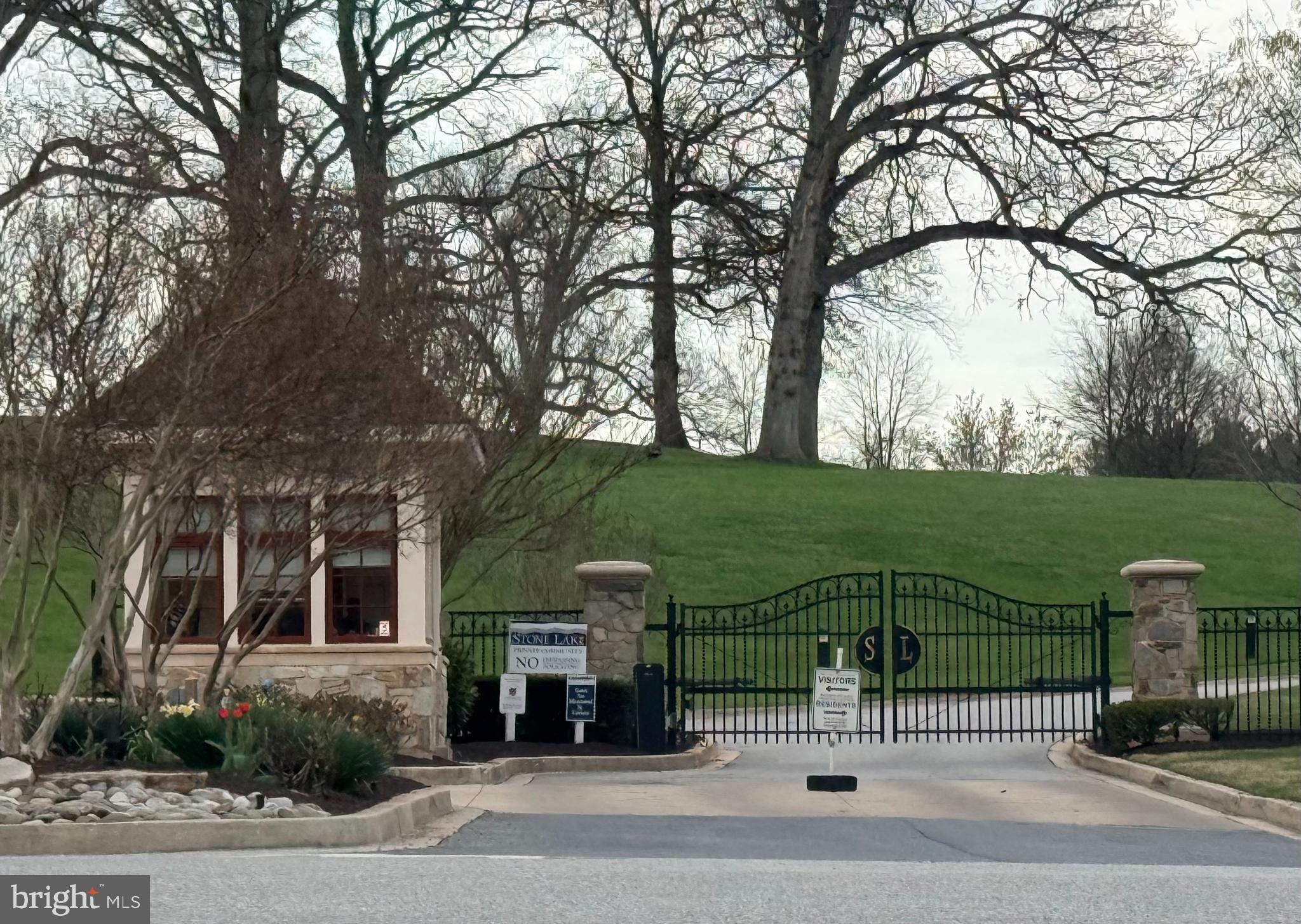 STONE LAKE - Residential