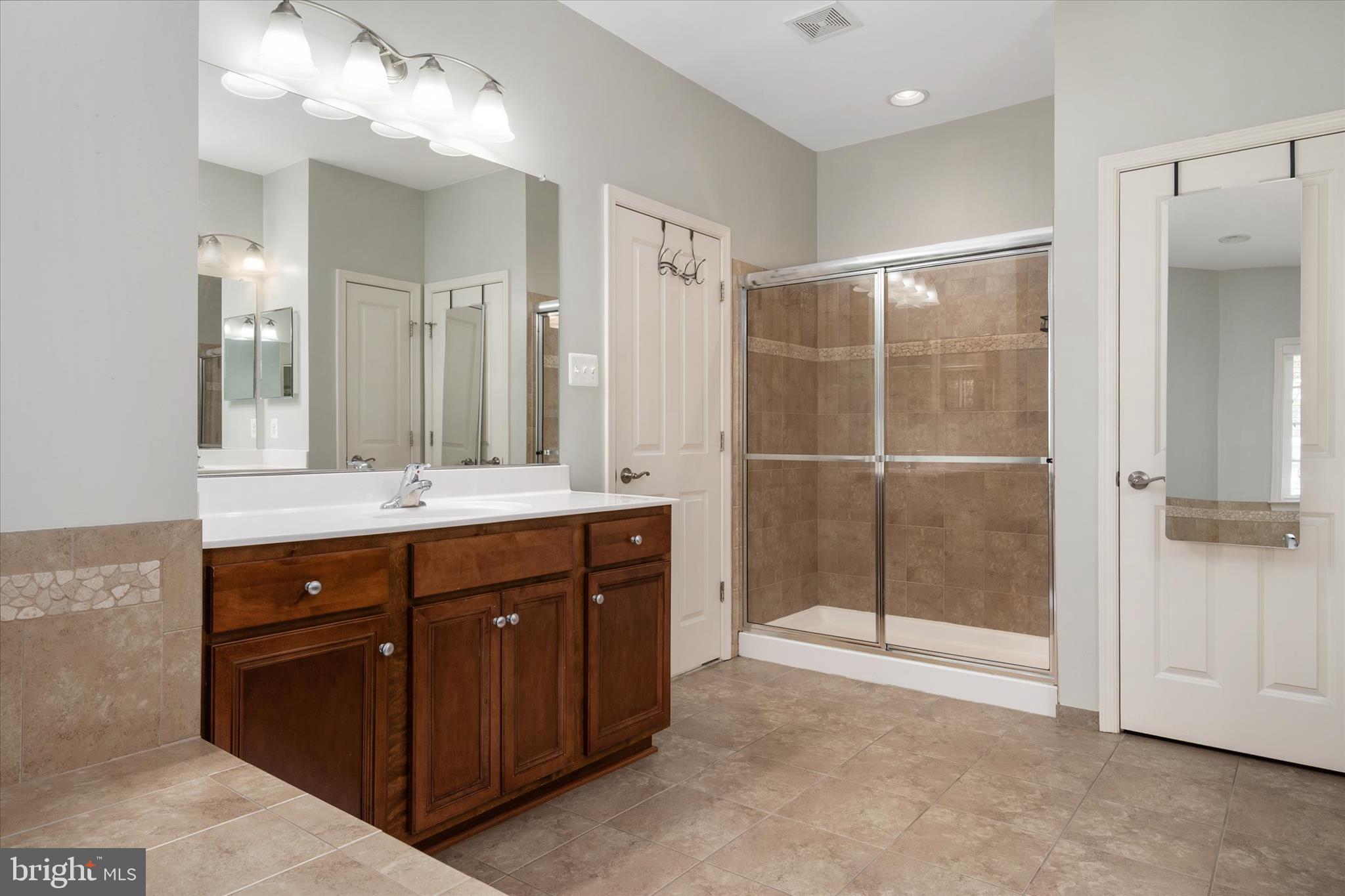 STONE LAKE - Residential