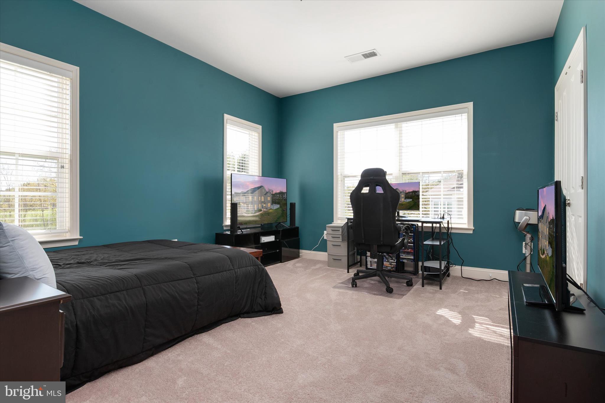 STONE LAKE - Residential