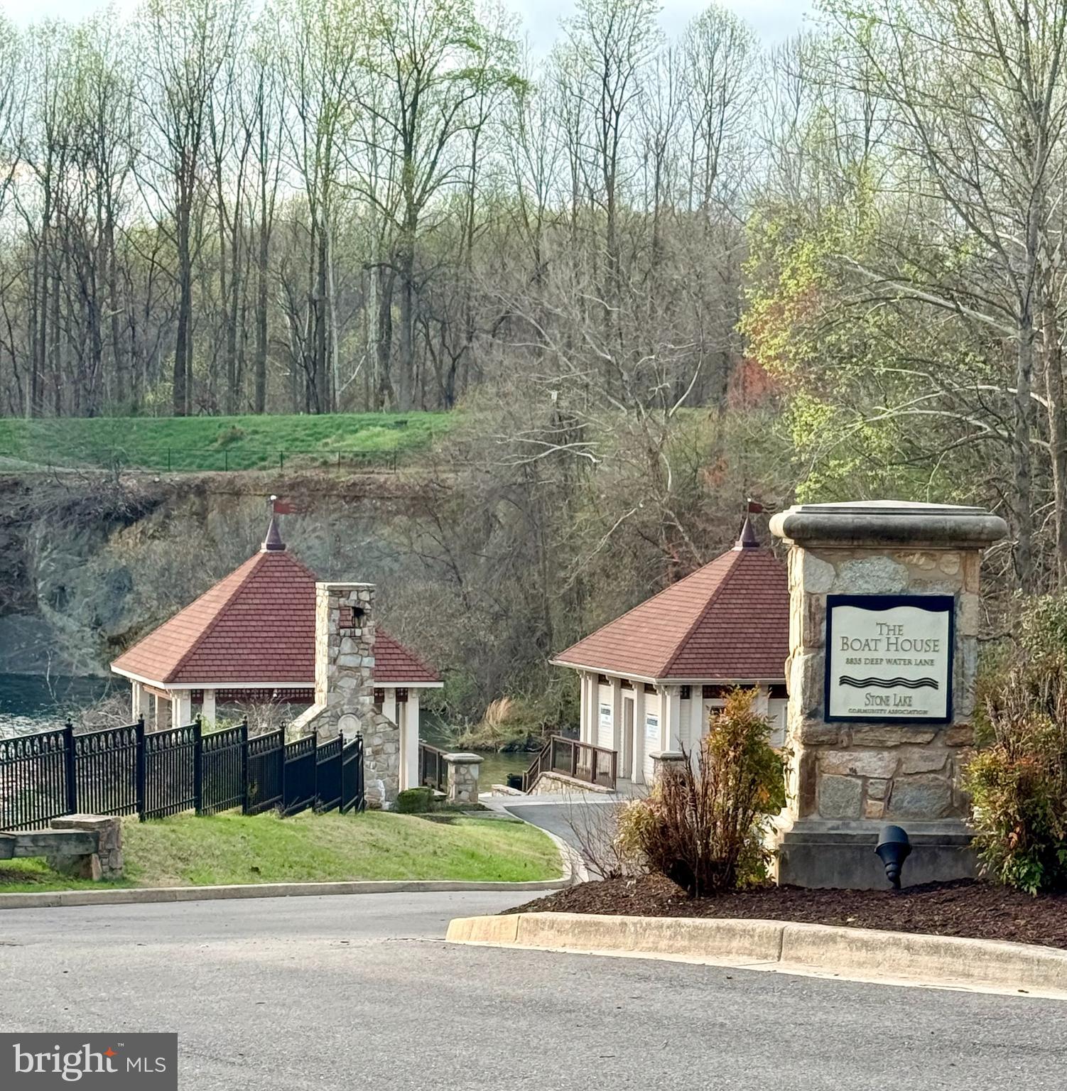 STONE LAKE - Residential