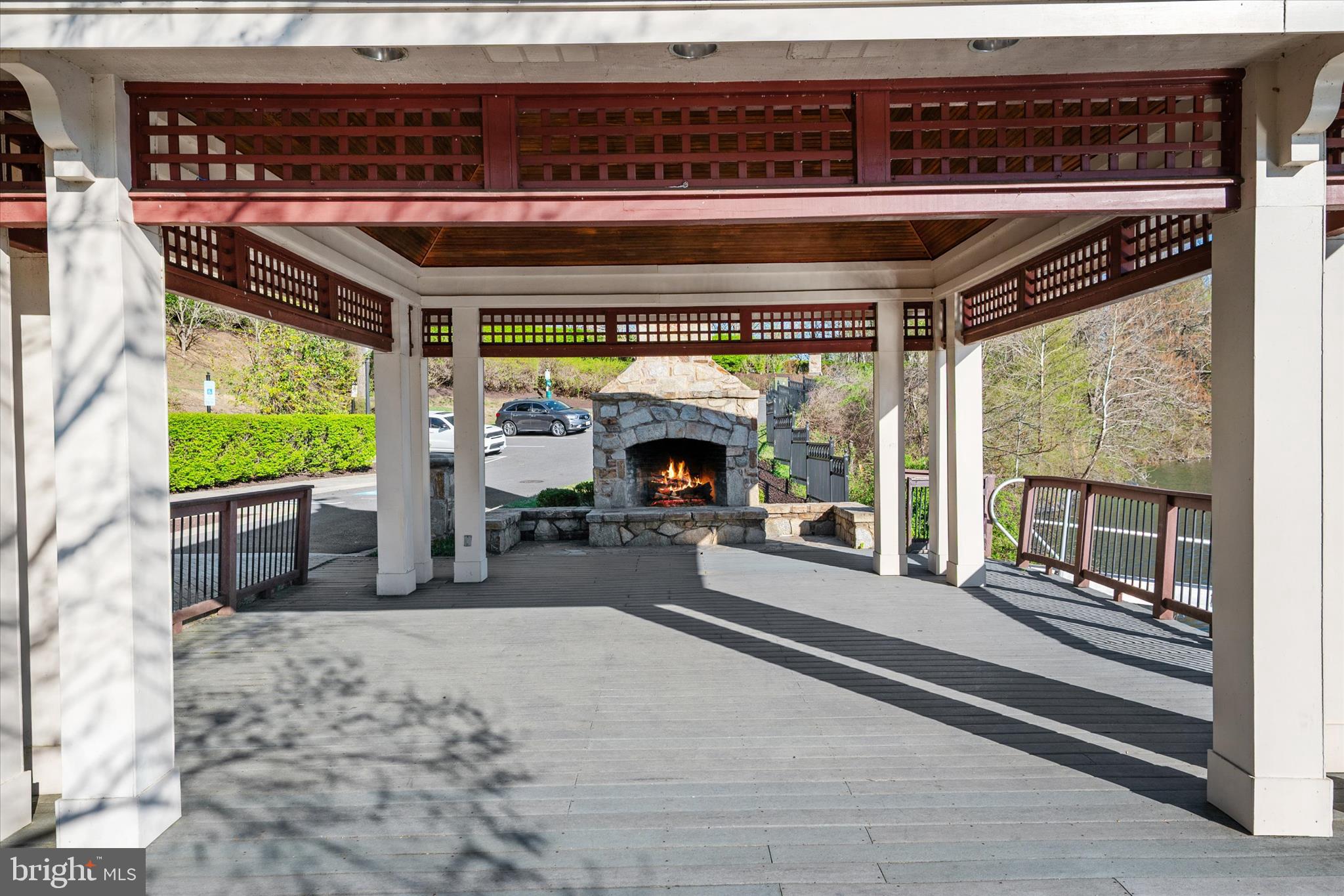 STONE LAKE - Residential