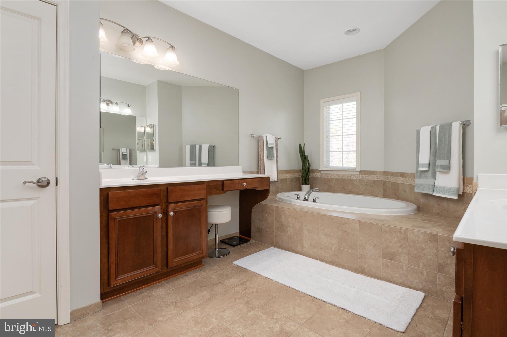 STONE LAKE - Residential