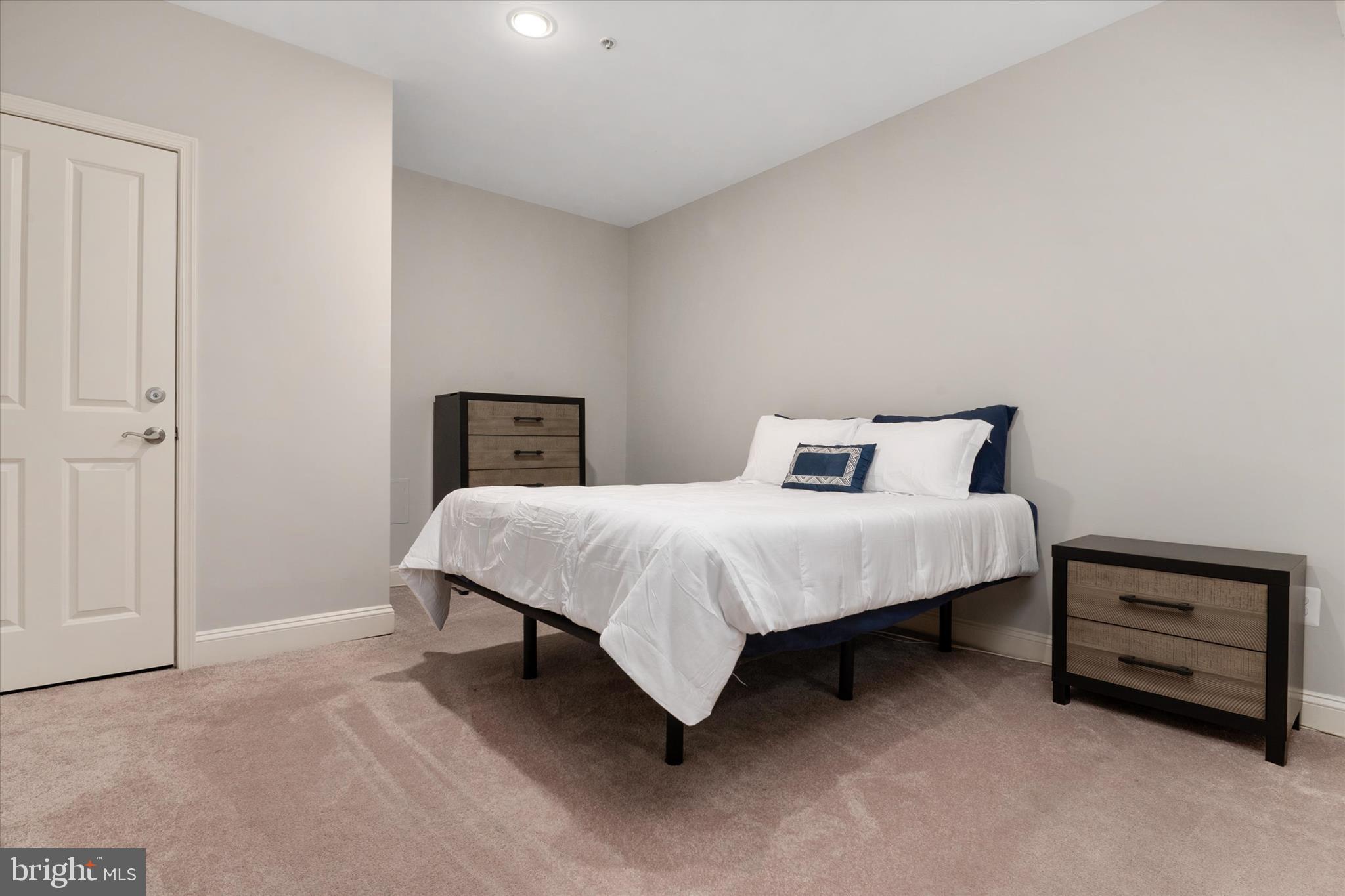 STONE LAKE - Residential