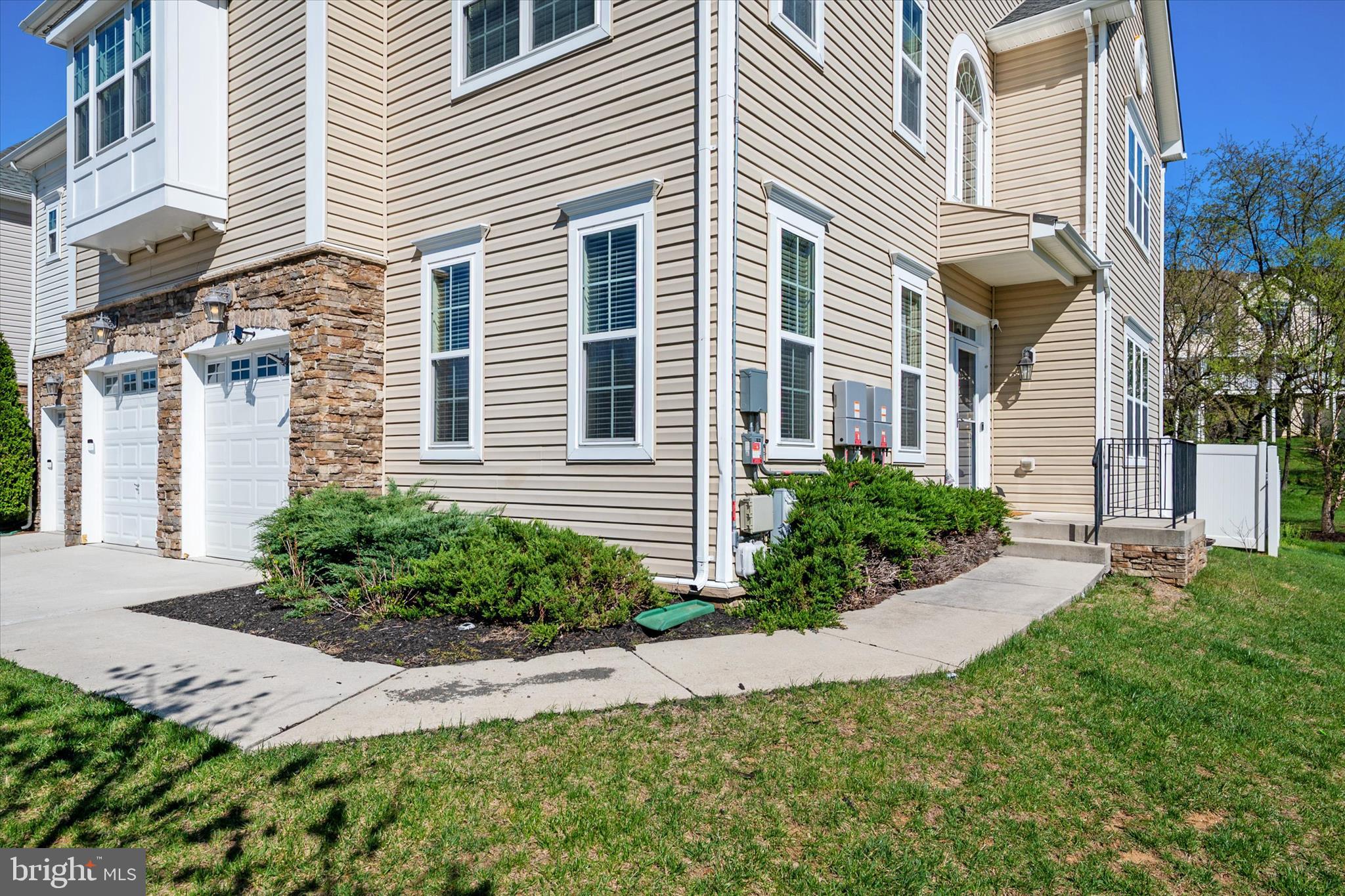 STONE LAKE - Residential